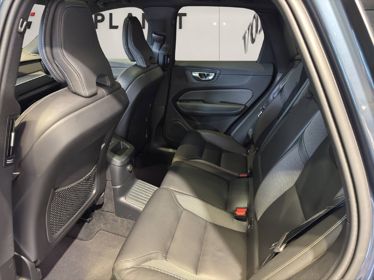 VOLVO XC60 2.0 T6 TE Plus Dark eAWD-image-5