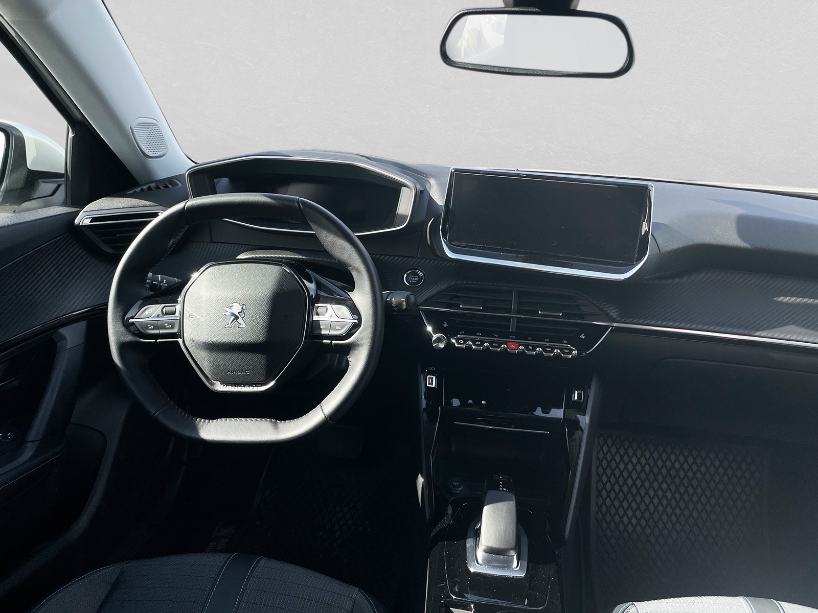 PEUGEOT 2008 e-Allure Pack-image-7