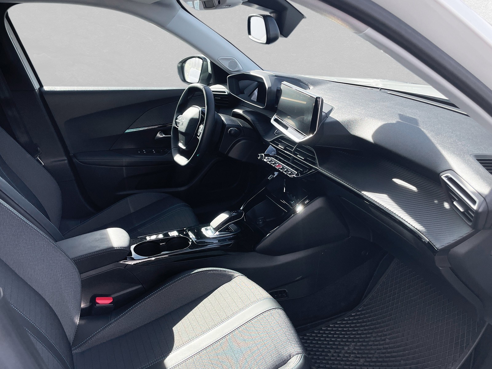 PEUGEOT 2008 e-Allure Pack-image-8
