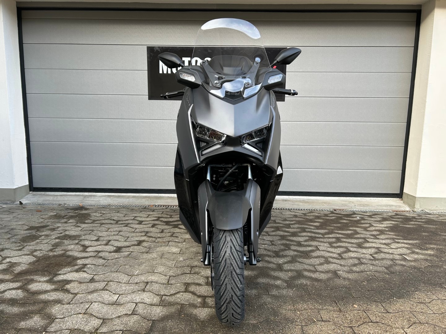 YAMAHA X-MAX 300 TECH MAX+-image-4
