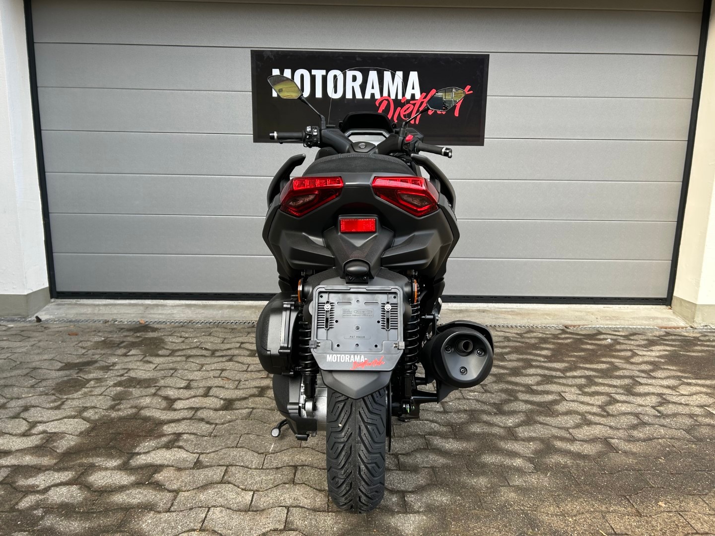 YAMAHA X-MAX 300 TECH MAX+-image-5