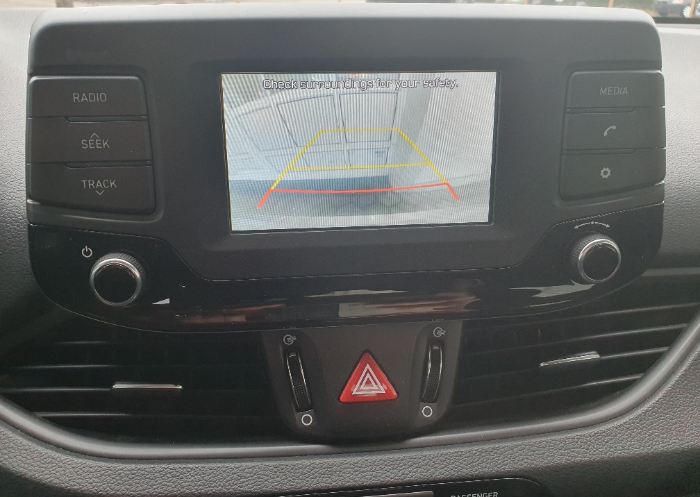 HYUNDAI i30 1.4 T-GDI Launch Automat-image-8