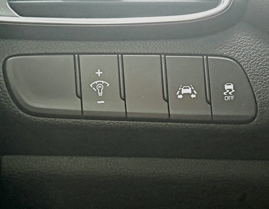 HYUNDAI i30 1.4 T-GDI Launch Automat-image-13