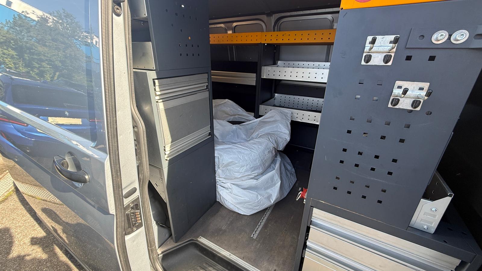 VW T6.1 2.0 TDI EINBAU-SCHRÄNKE 3200 KG!!!-image-26