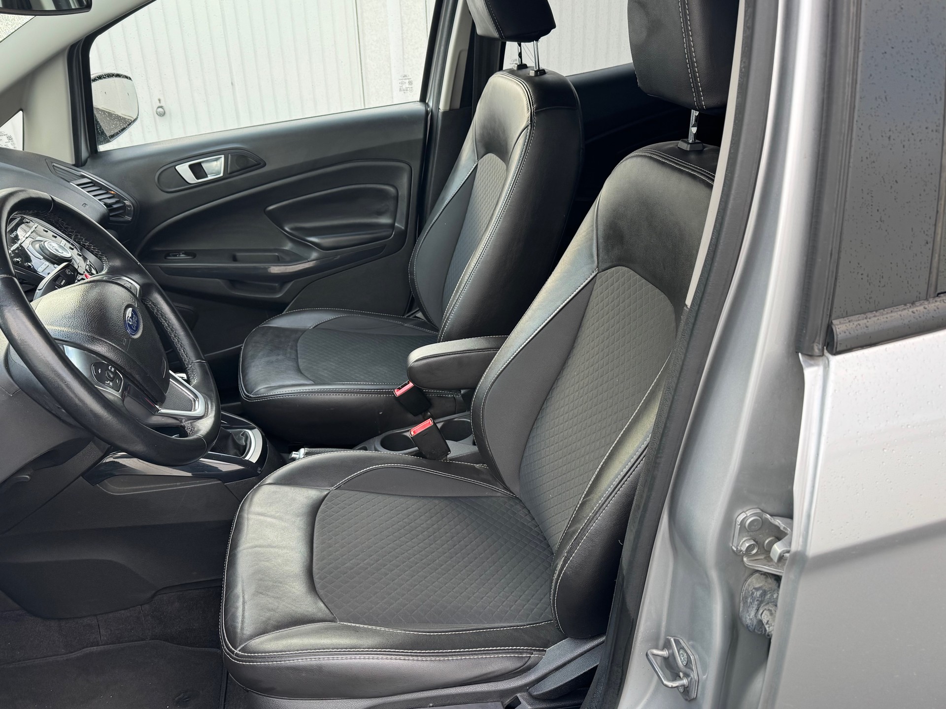 FORD EcoSport 1.0 SCTi Titanium-image-5