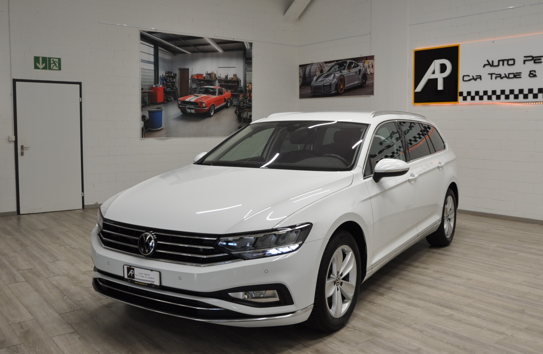 VW Passat 2.0 TDI BMT Elegance 4Motion DSG-image-8