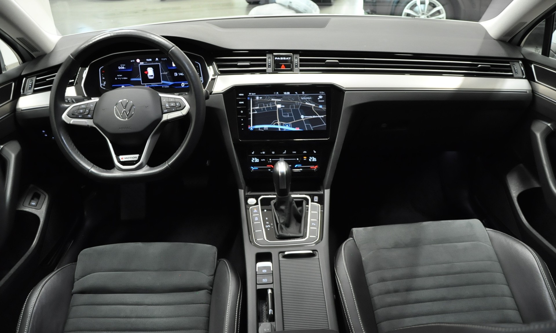 VW Passat 2.0 TDI BMT Elegance 4Motion DSG-image-16