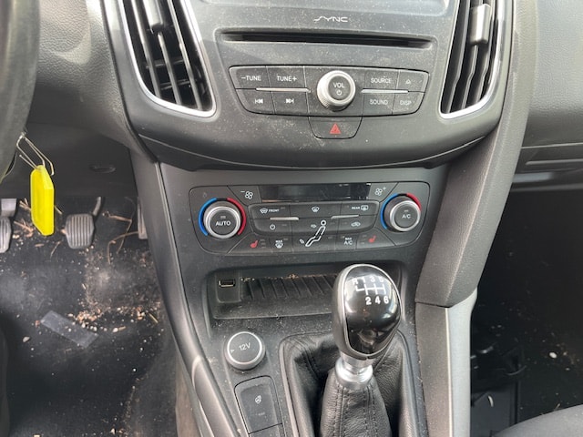 FORD Focus Station Wagon 1.0i EcoB 125 Business-image-10