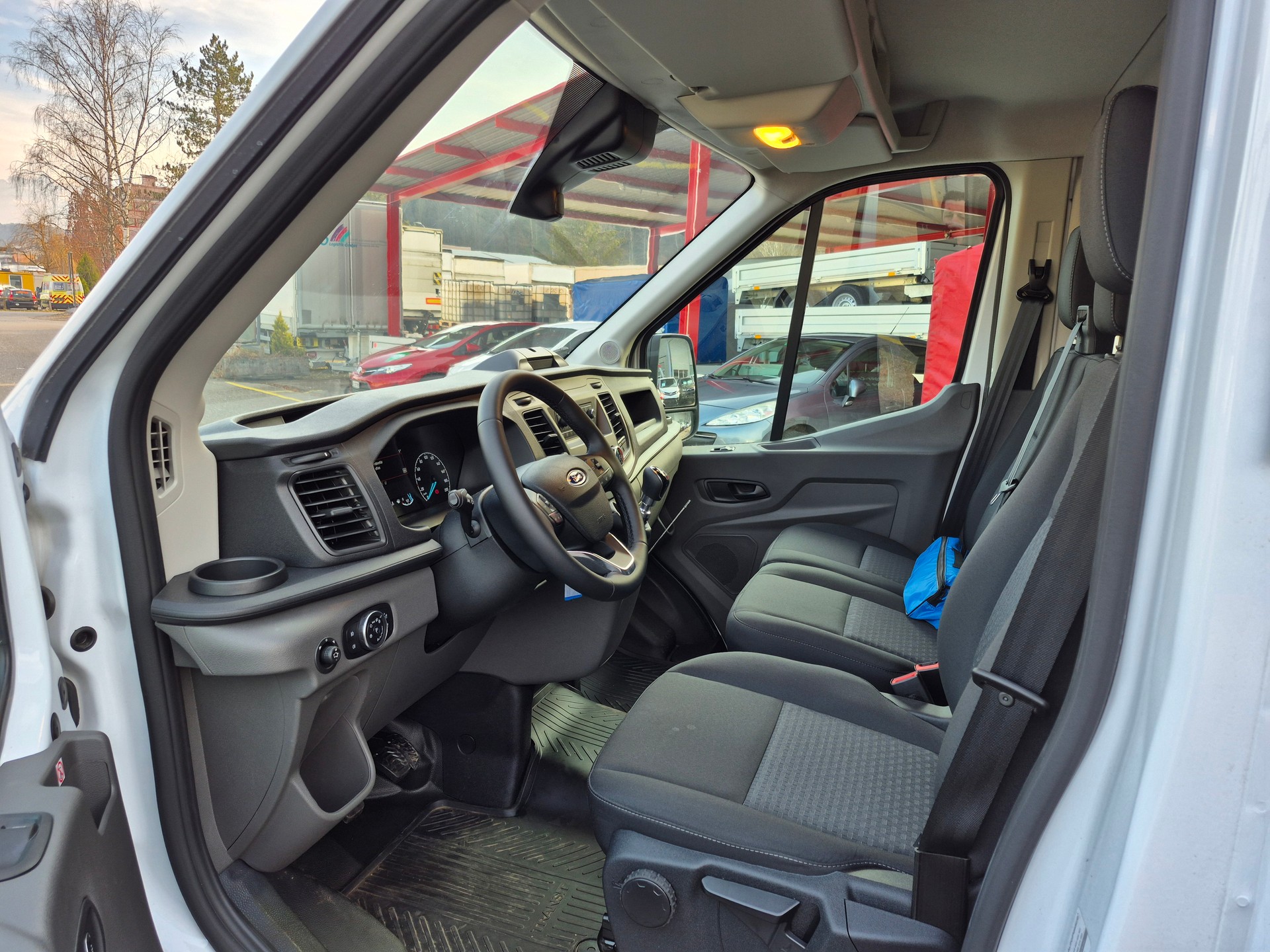 FORD Transit Van 350 L3 Trend 2.0 TDCi 130 FWD-image-11