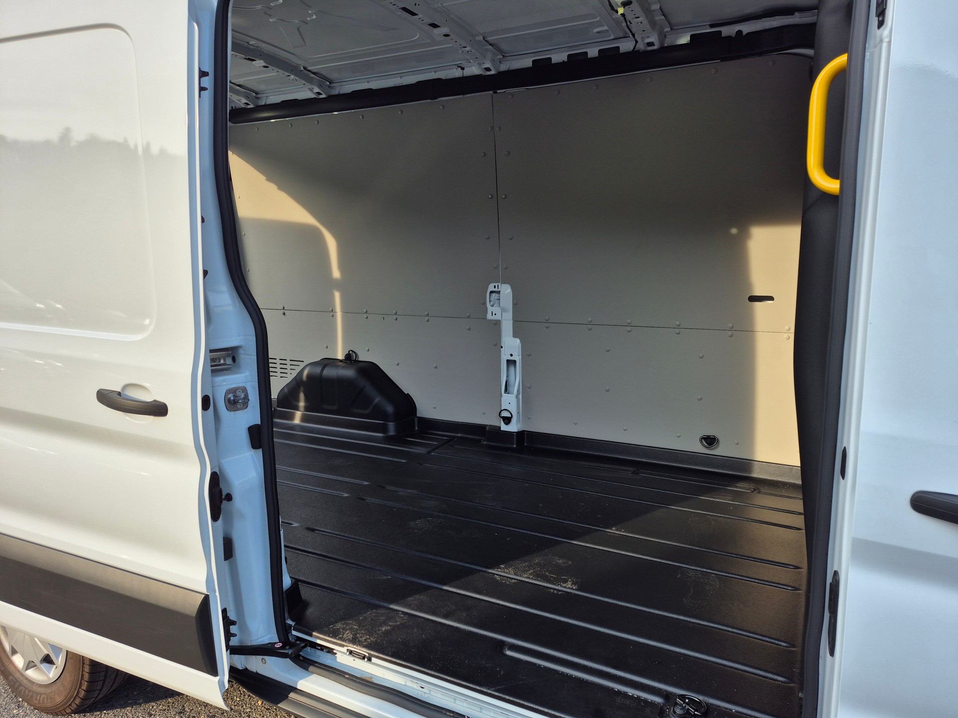 FORD Transit Van 350 L3 Trend 2.0 TDCi 130 FWD-image-13