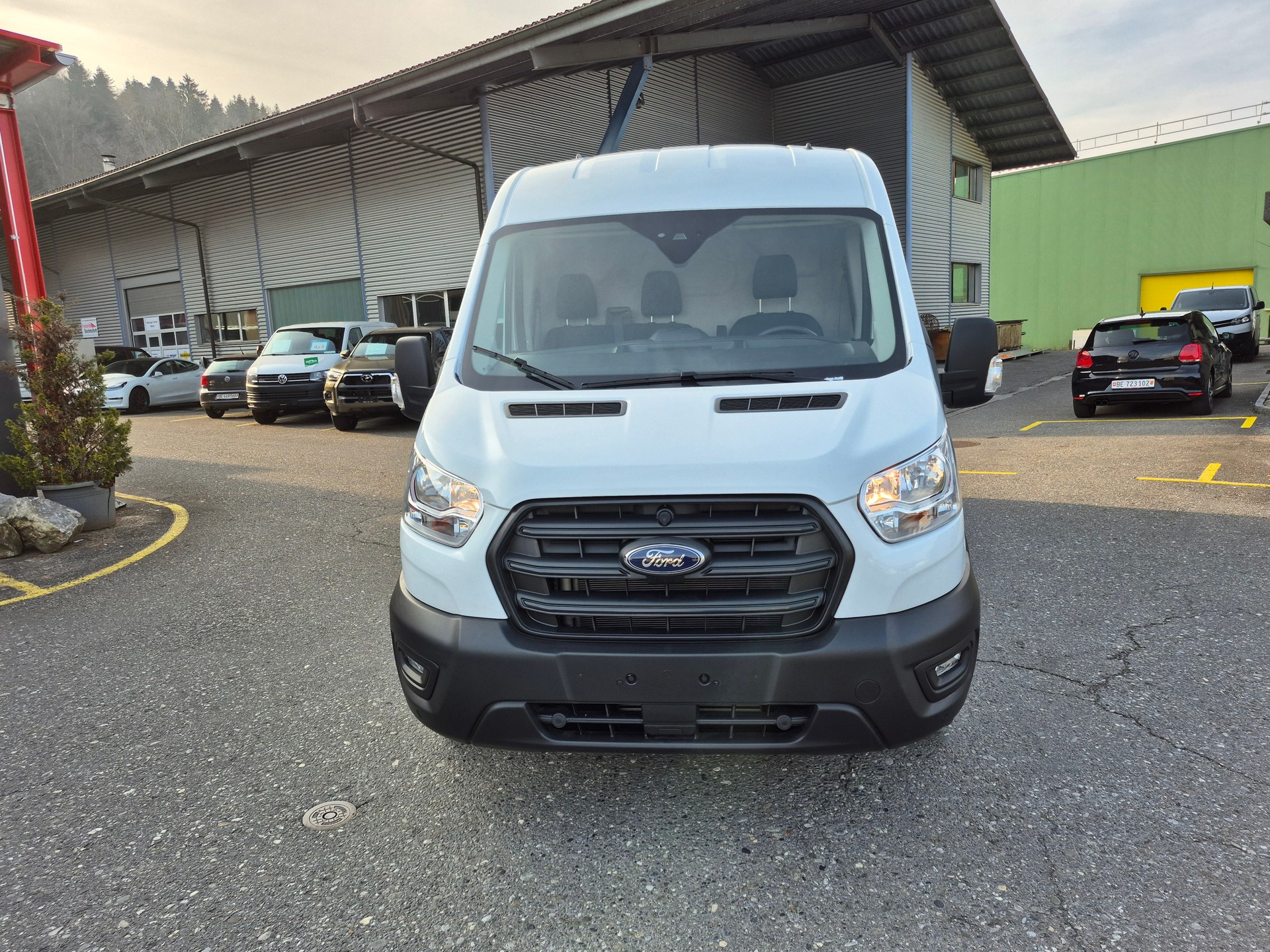 FORD Transit Van 350 L3 Trend 2.0 TDCi 130 FWD-showroom-element-1