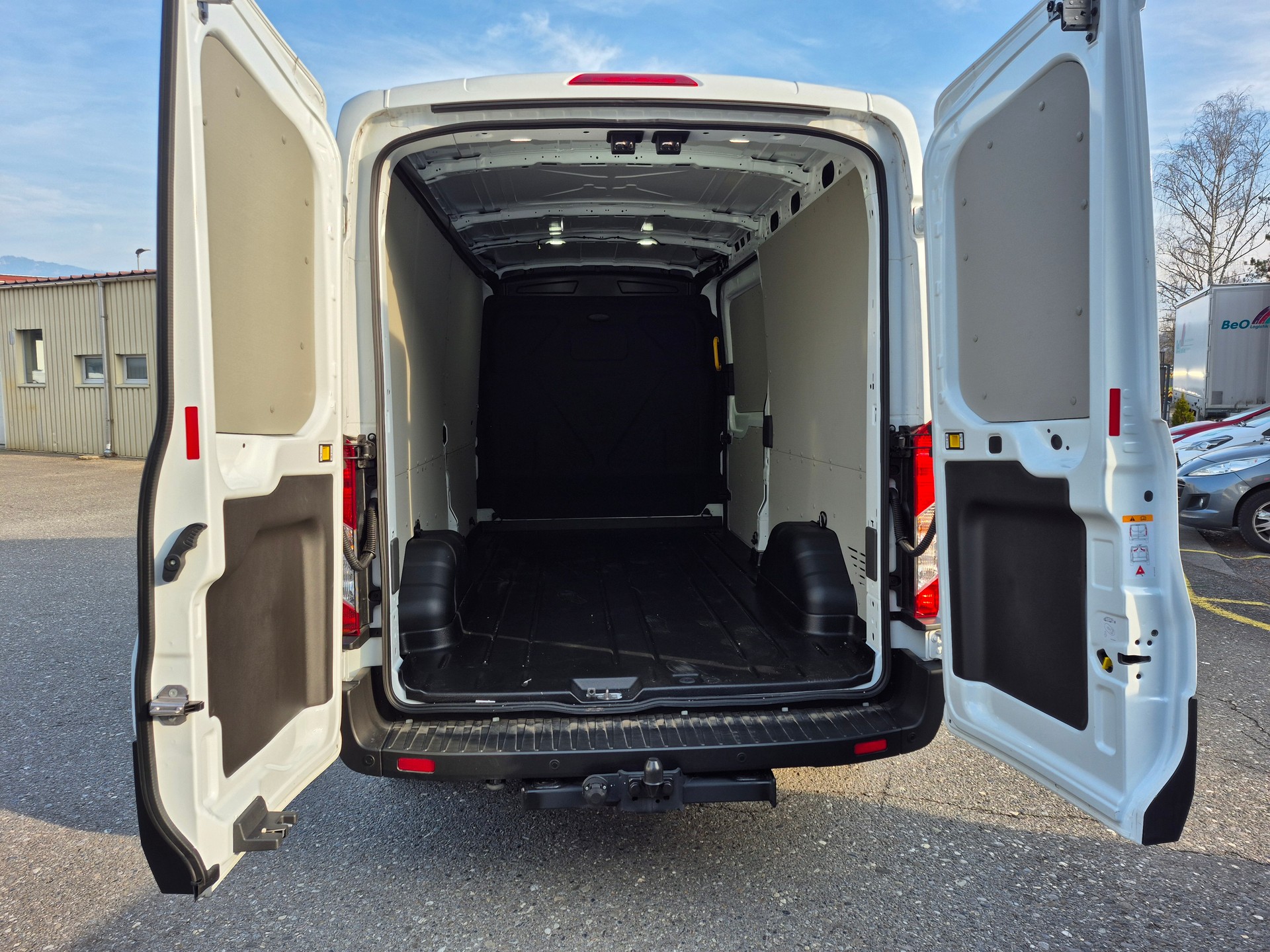 FORD Transit Van 350 L3 Trend 2.0 TDCi 130 FWD-image-8