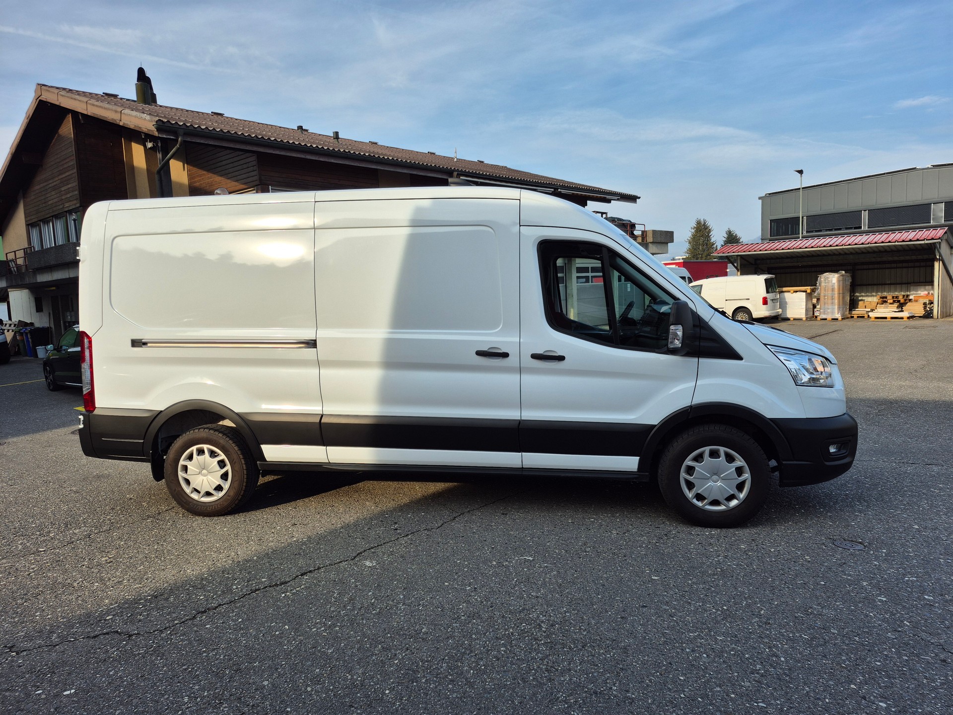 FORD Transit Van 350 L3 Trend 2.0 TDCi 130 FWD-showroom-element-3