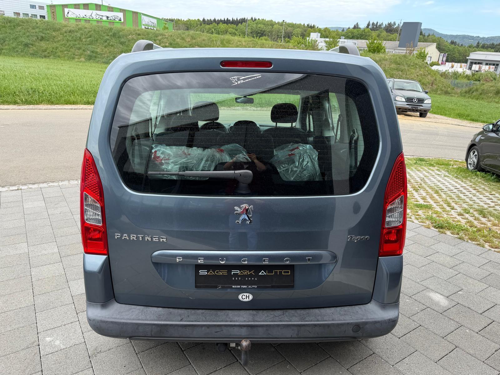 PEUGEOT Partner Tepee 1.6 HDI 92 Trendy 7P-image-5