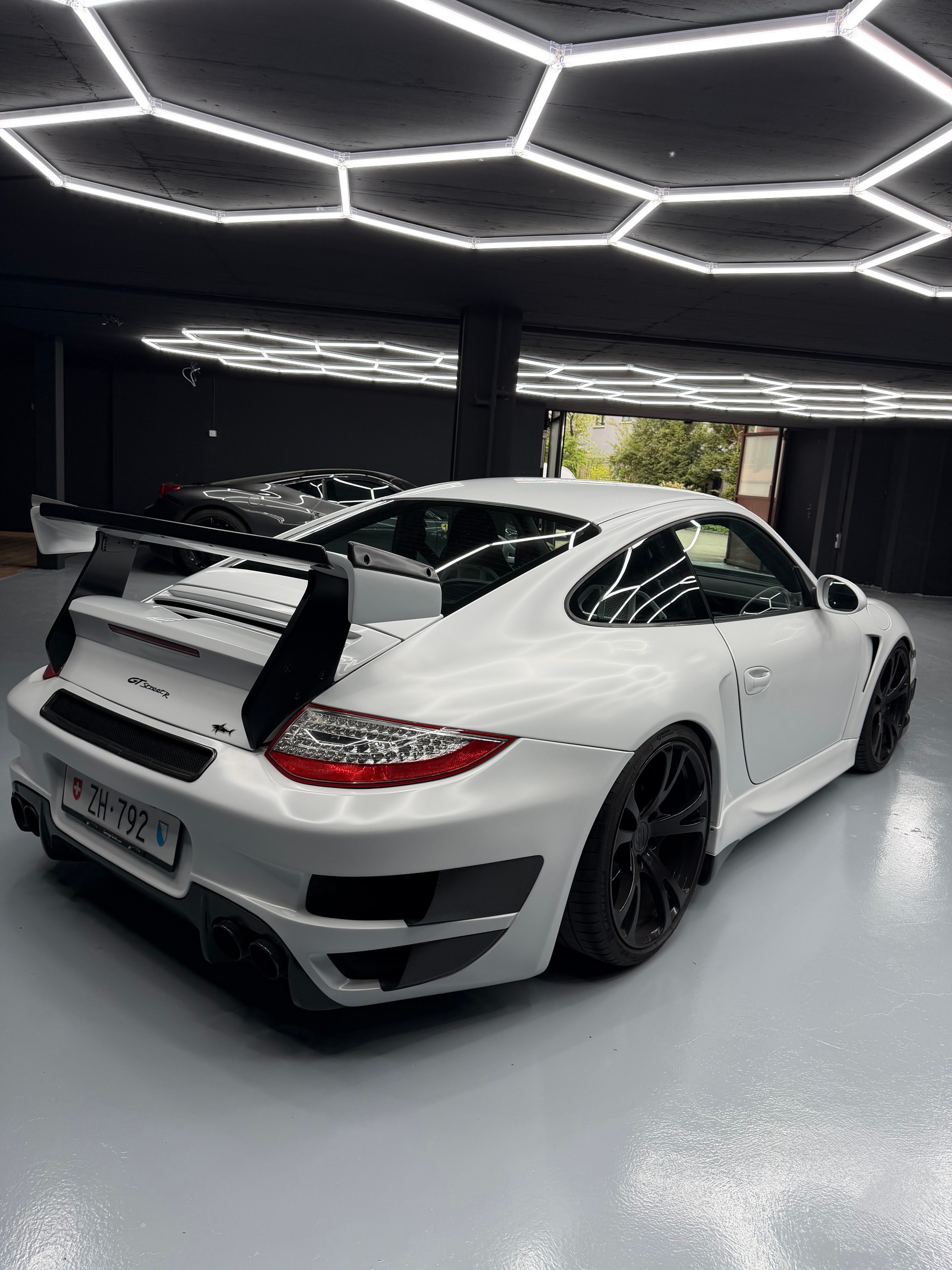PORSCHE 911 Turbo PDK Techart GT Street R-showroom-element-3