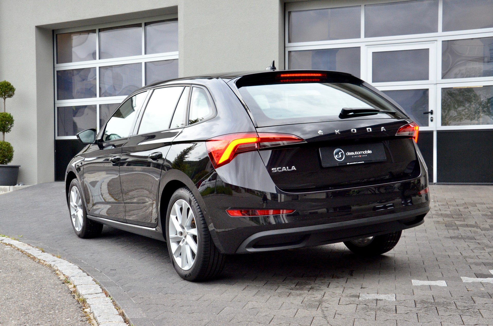 SKODA Scala 1.5 TSI ACT Style DSG-image-5
