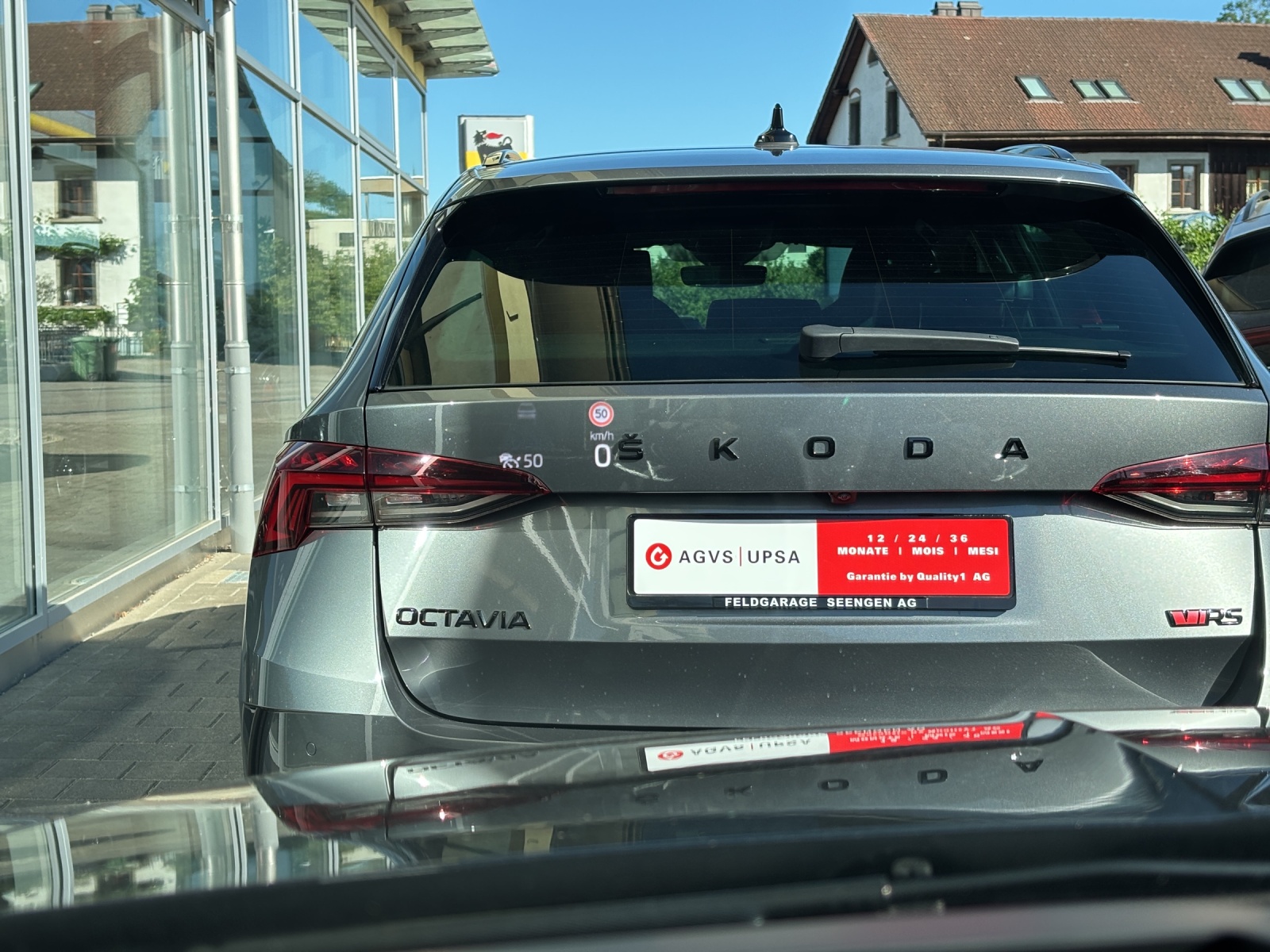 SKODA Octavia Combi 2.0 TDI DSG RS 4x4 mit AHK Vorbereitung, Head-Up Display & elektr. Heckklappe-image-15