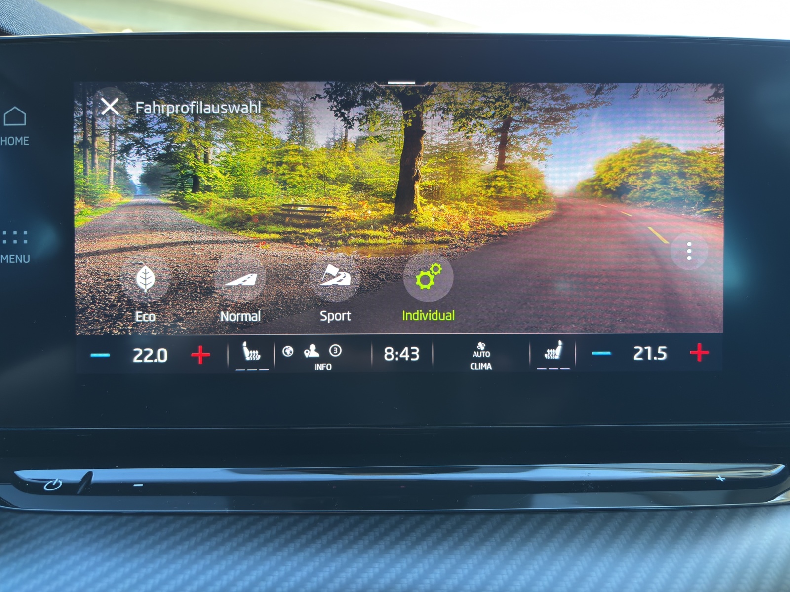 SKODA Octavia Combi 2.0 TDI DSG RS 4x4 mit AHK Vorbereitung, Head-Up Display & elektr. Heckklappe-image-23