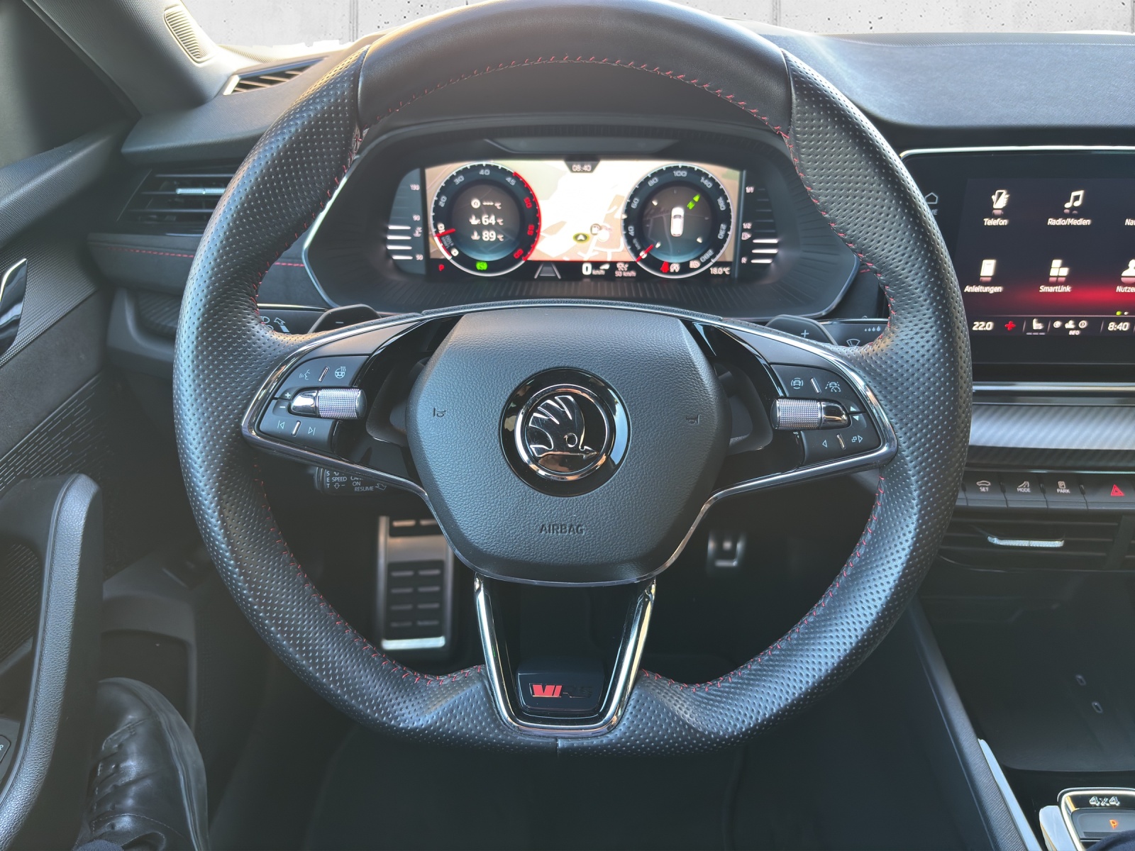 SKODA Octavia Combi 2.0 TDI DSG RS 4x4 mit AHK Vorbereitung, Head-Up Display & elektr. Heckklappe-image-12