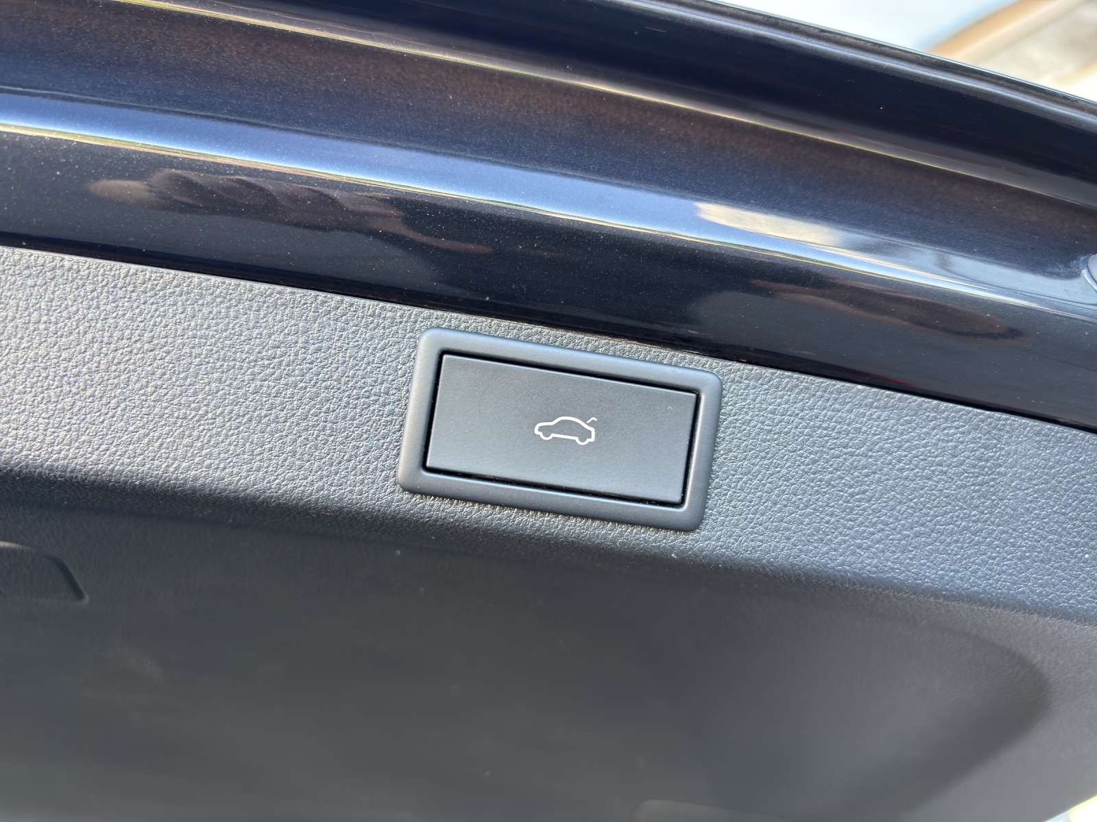 SKODA Octavia Combi 2.0 TDI DSG RS 4x4 mit AHK Vorbereitung, Head-Up Display & elektr. Heckklappe-image-8