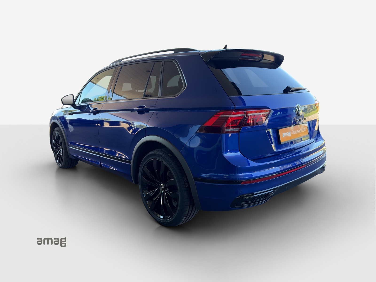 VW Tiguan 2.0TSI R-Line 4Motion DSG-image-2