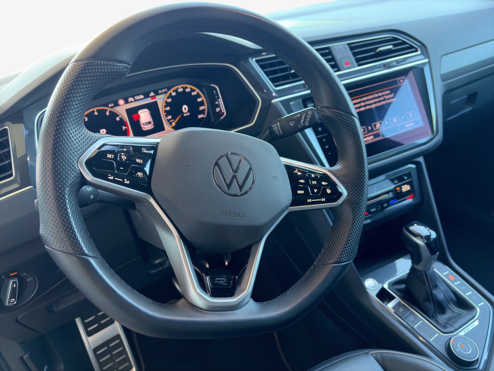 VW Tiguan 2.0TSI R-Line 4Motion DSG-image-9