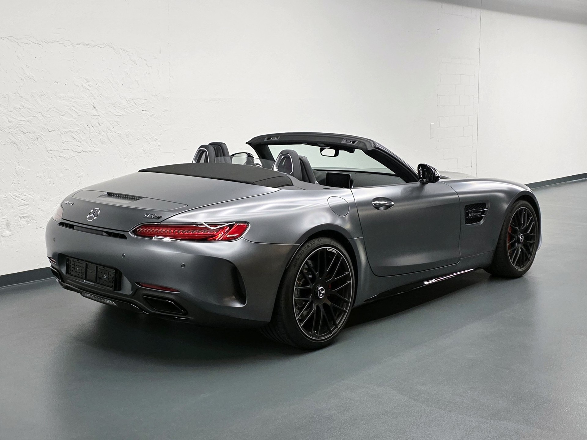 MERCEDES-BENZ AMG GT C Roadster-showroom-element-2