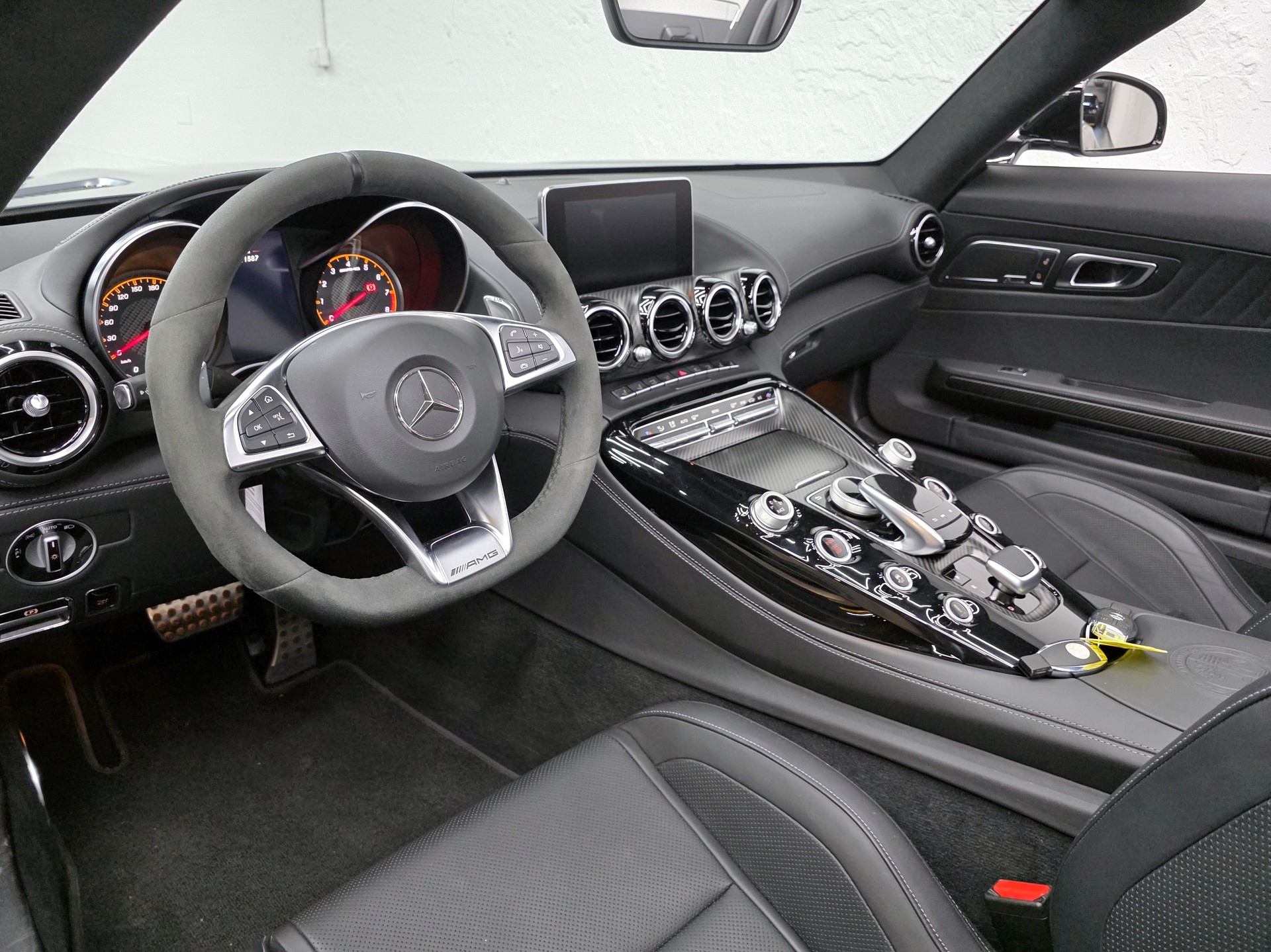 MERCEDES-BENZ AMG GT C Roadster-image-13