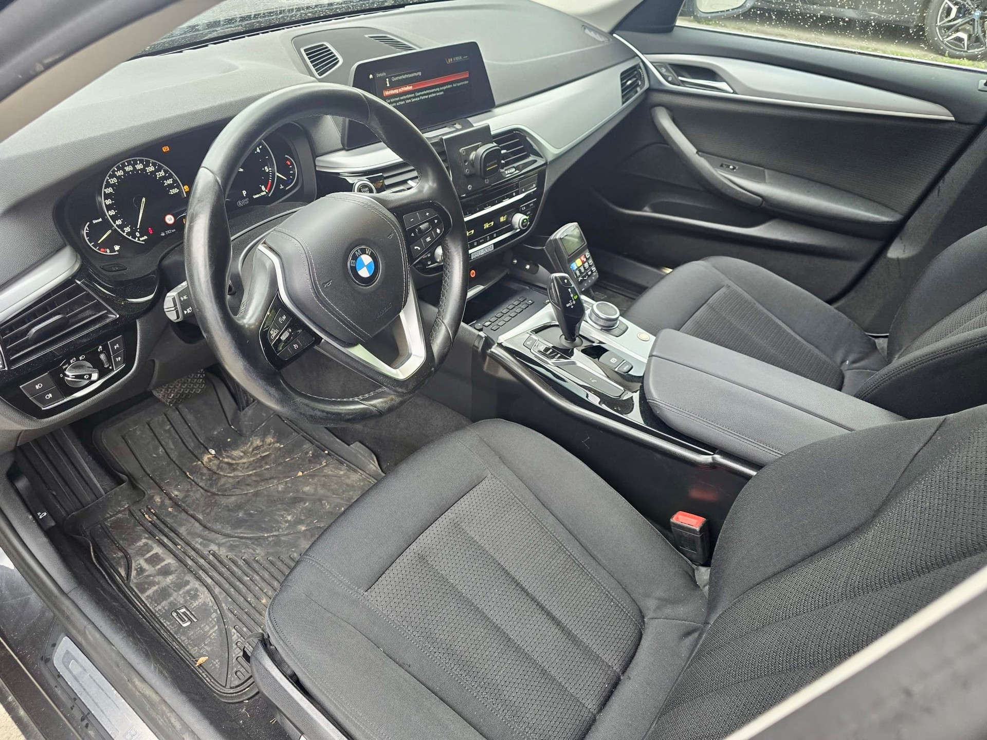 BMW 530d xDrive Touring Steptronic-image-9