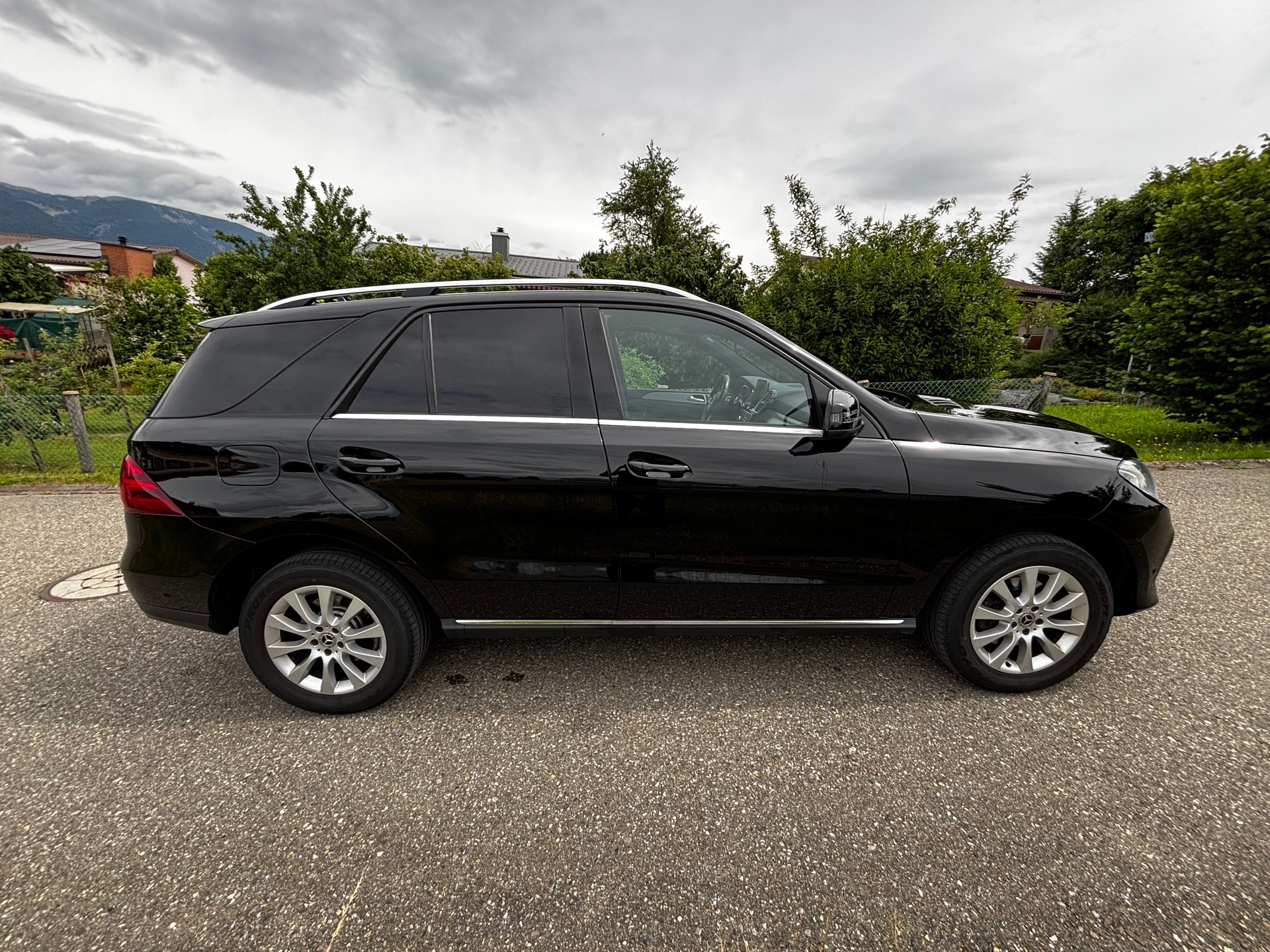 MERCEDES-BENZ GLE 250 d 4Matic 9G-Tronic-image-3