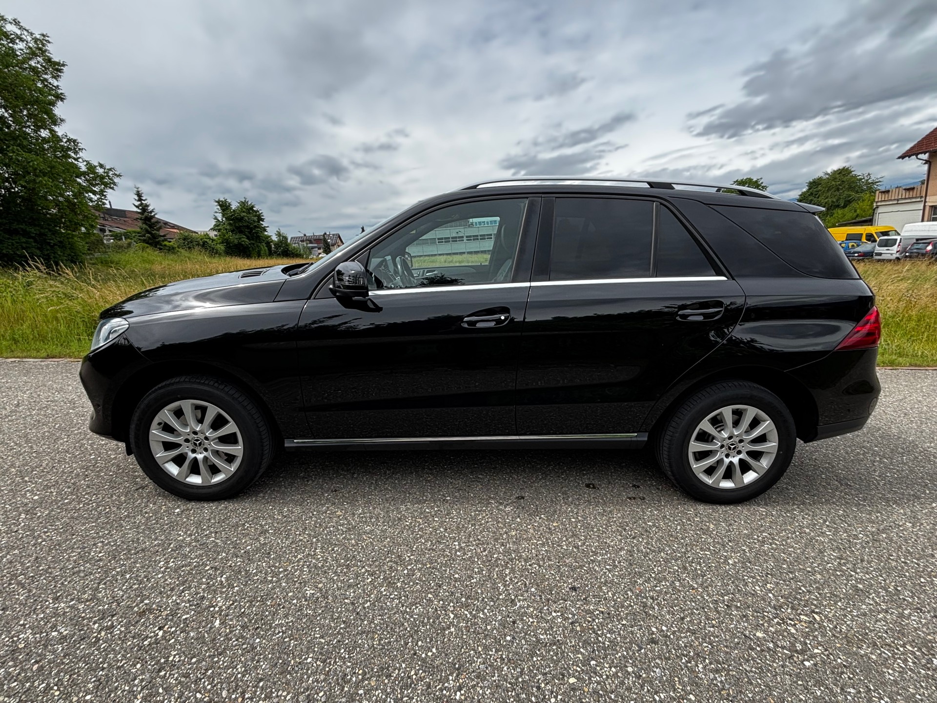 MERCEDES-BENZ GLE 250 d 4Matic 9G-Tronic-image-2