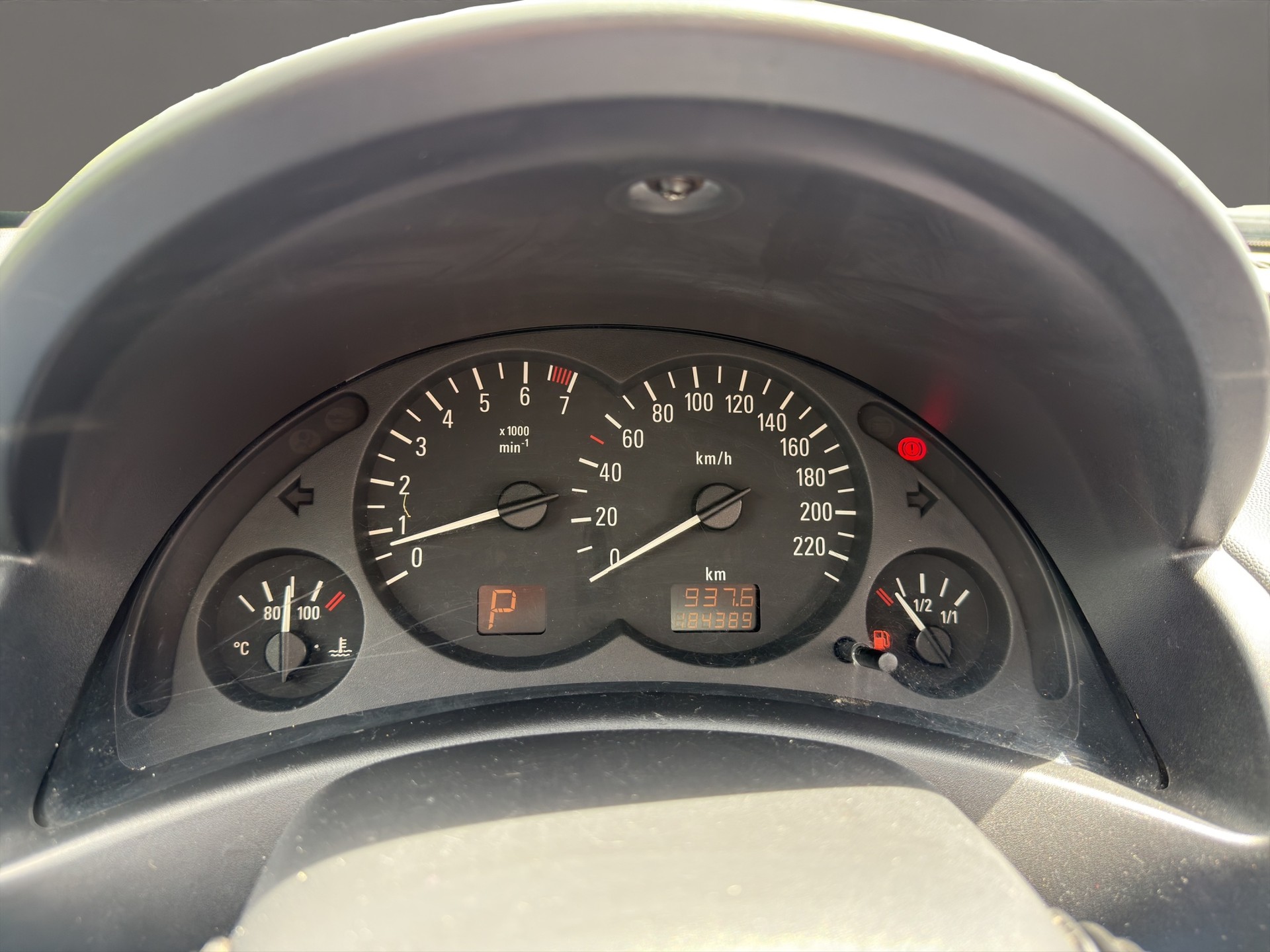 OPEL Corsa 1.4 16V Sport-image-12