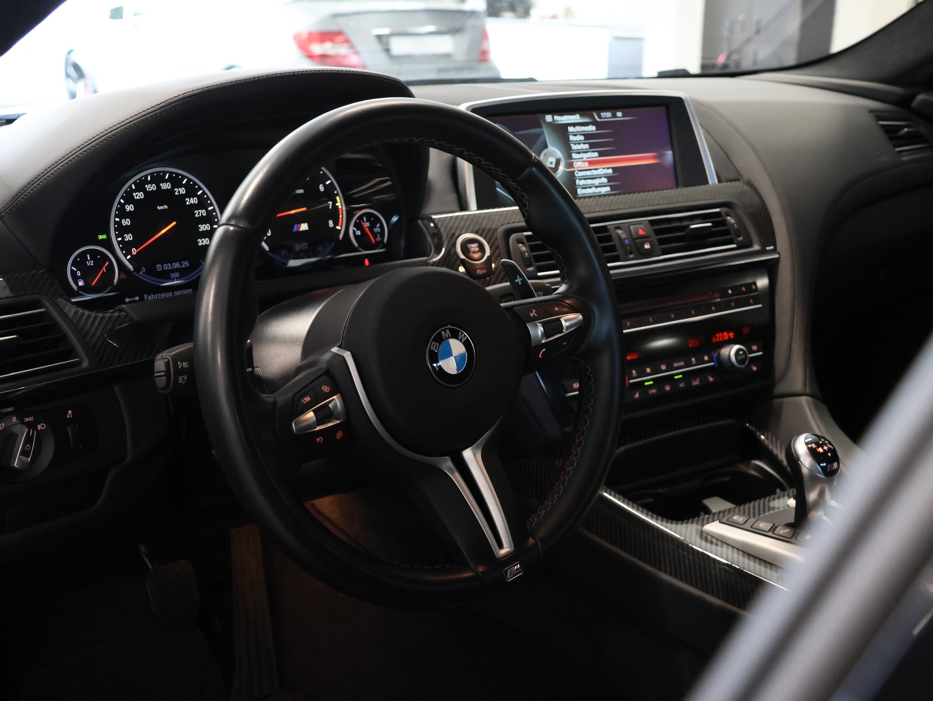 BMW BMW M6 Gran Coupe Drivelogic *Carbon-Keramik-Bremsanlage* Massagesitze * Carbon-Interieur*-image-21