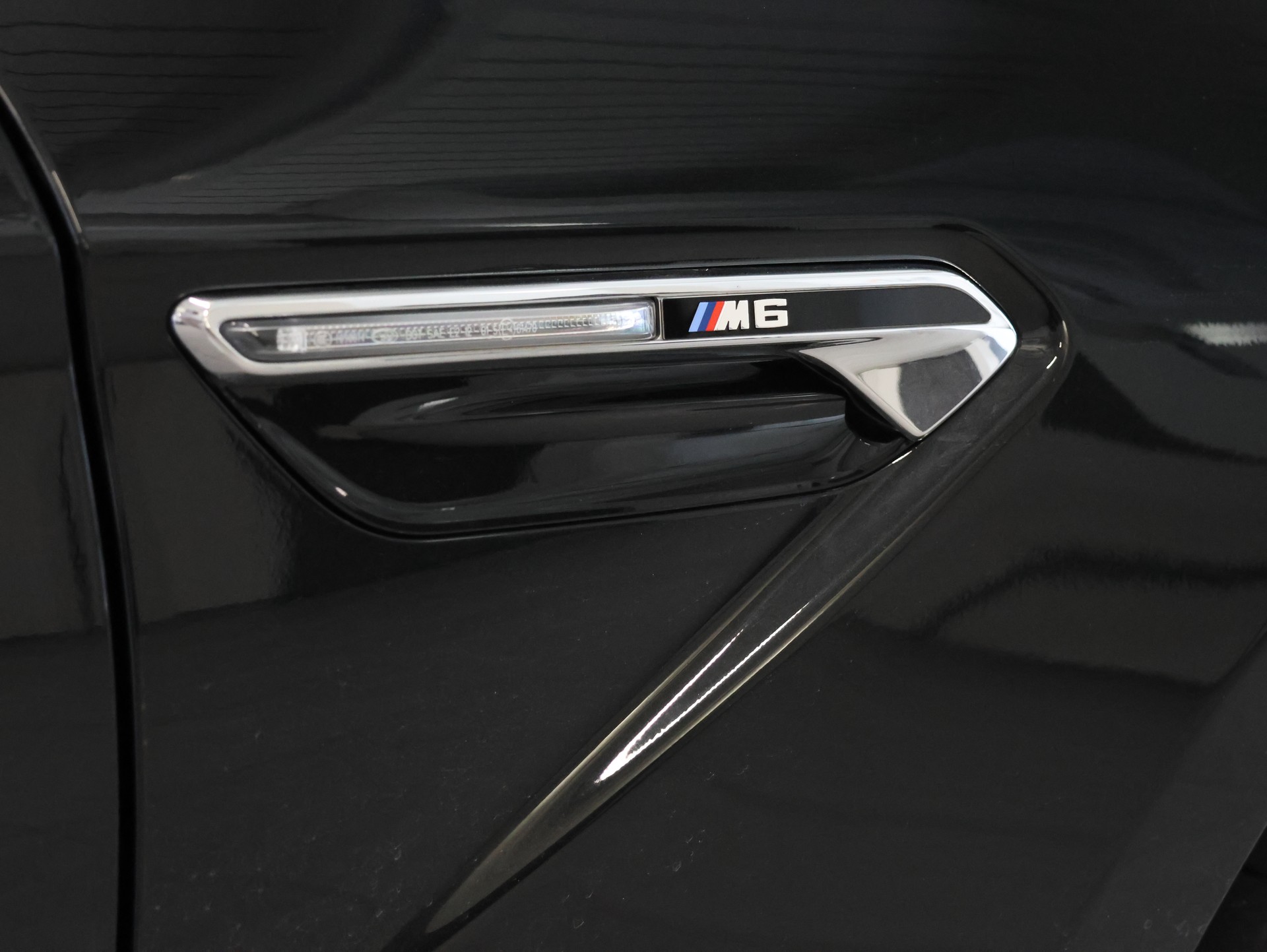 BMW BMW M6 Gran Coupe Drivelogic *Carbon-Keramik-Bremsanlage* Massagesitze * Carbon-Interieur*-image-16
