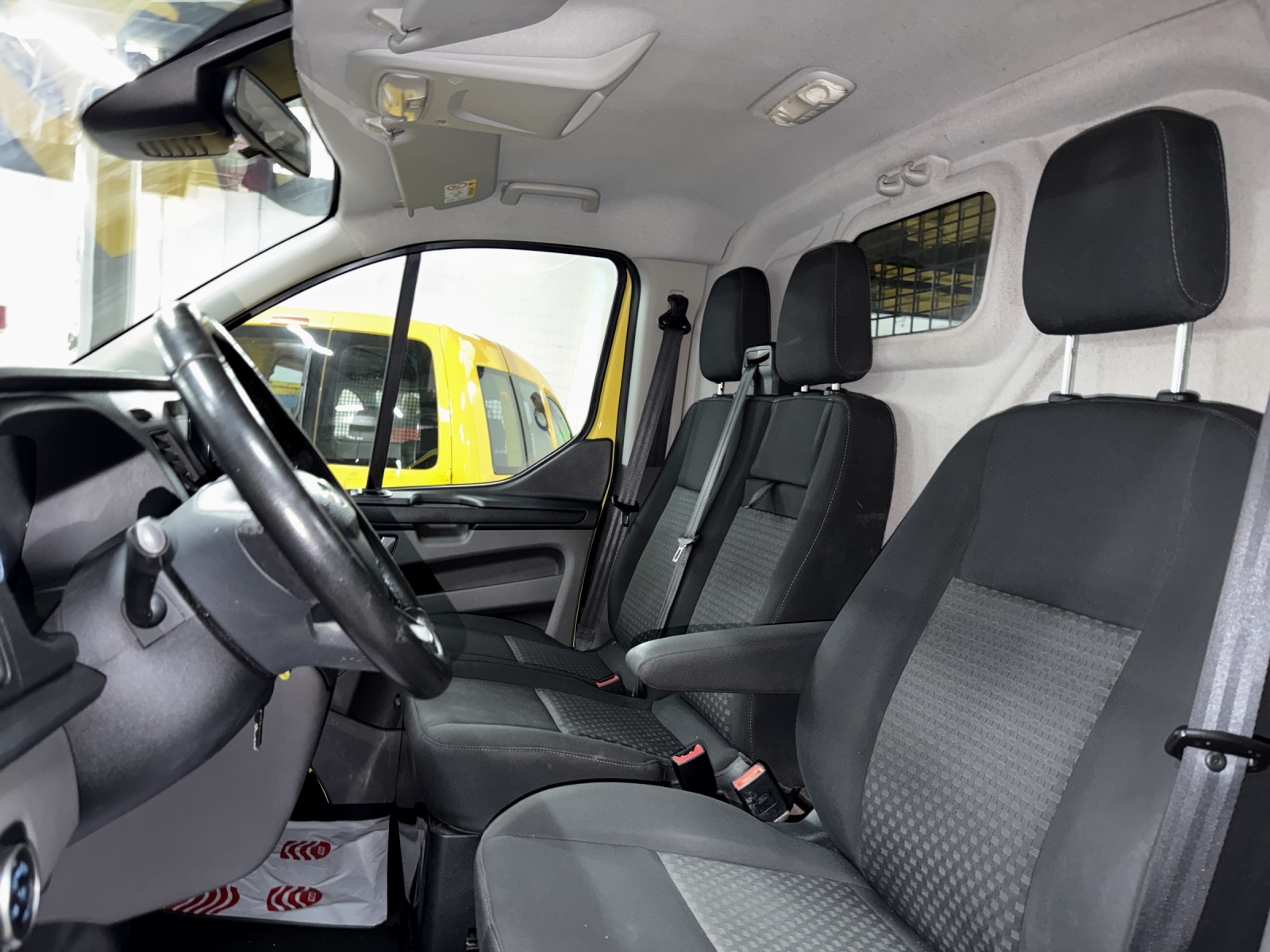 FORD Transit Custom Van 340 L2H1 Trend ( Lang Version / Mit AHK / Regale )-image-11