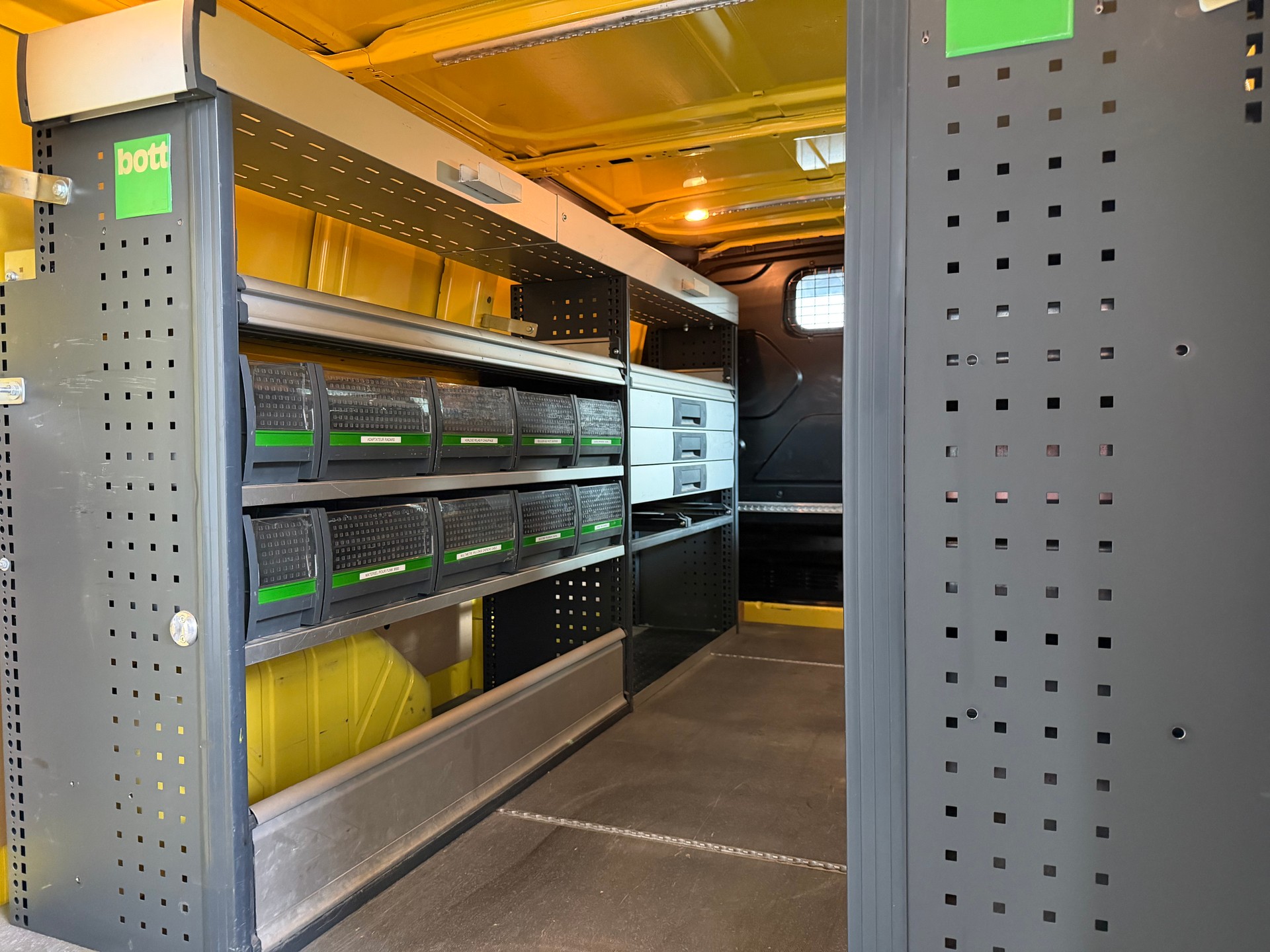 FORD Transit Custom Van 340 L2H1 Trend ( Lang Version / Mit AHK / Regale )-image-14