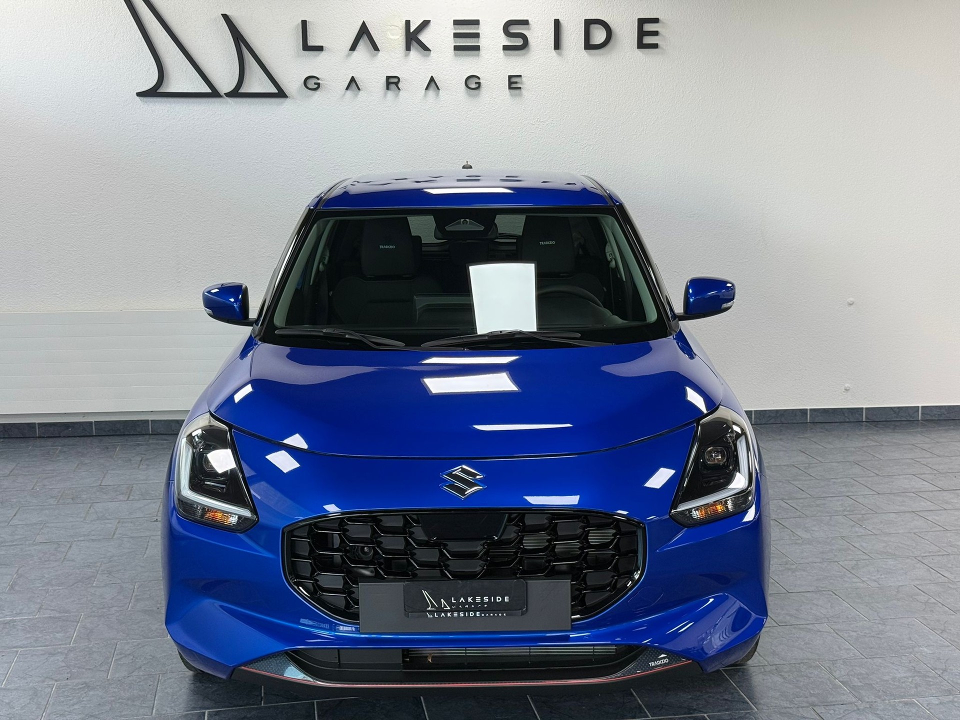 SUZUKI Swift 1.2 Tradizio Top Hybrid CVT-showroom-element-1