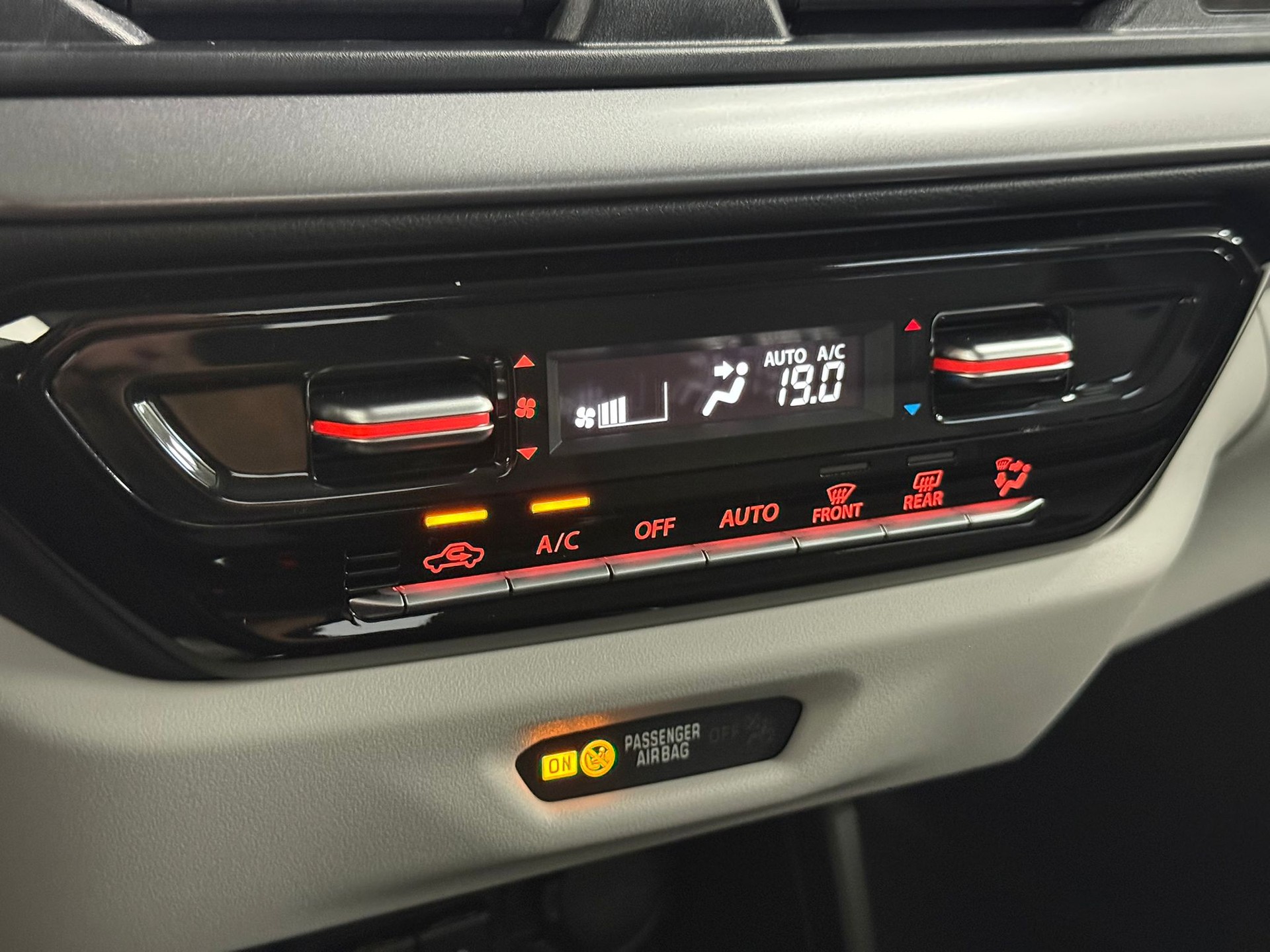 SUZUKI Swift 1.2 Tradizio Top Hybrid CVT-image-23