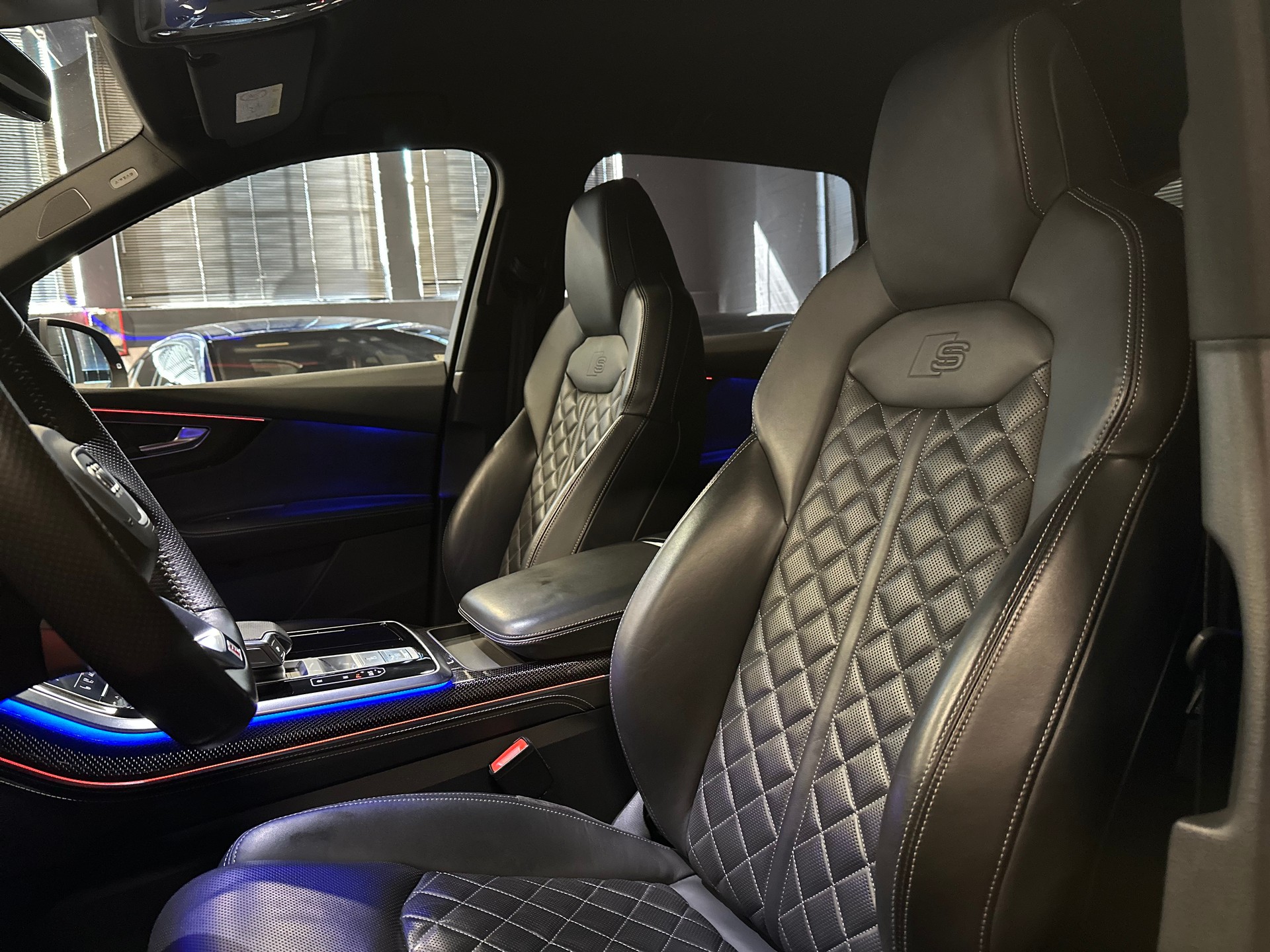AUDI SQ7 4.0 V8 TDI quattro tiptronic-image-16