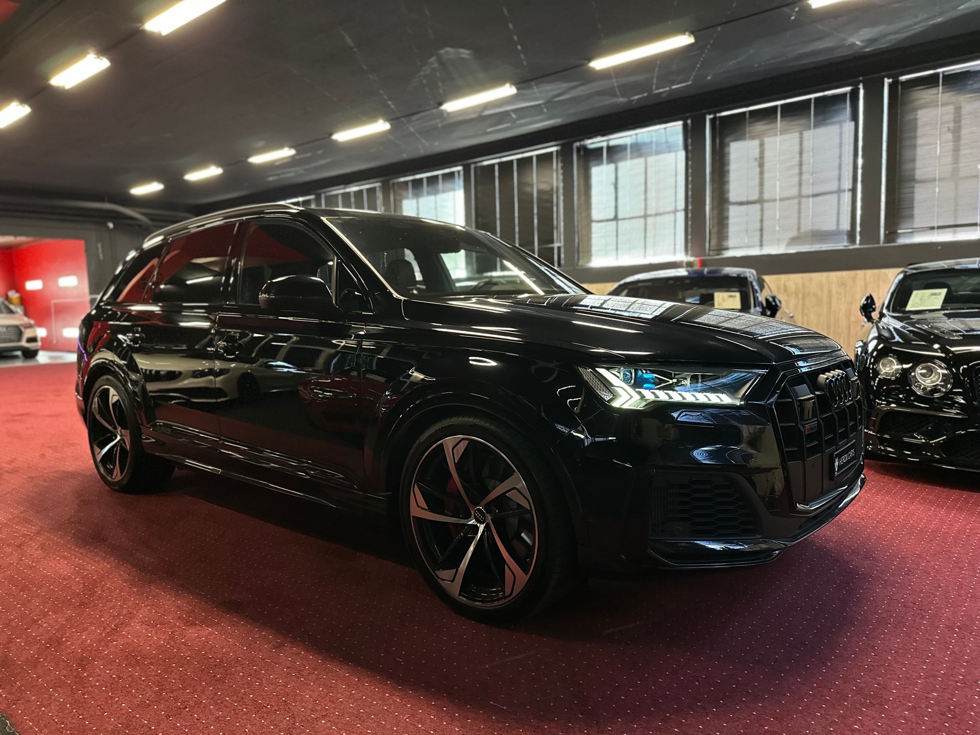 AUDI SQ7 4.0 V8 TDI quattro tiptronic-showroom-element-3