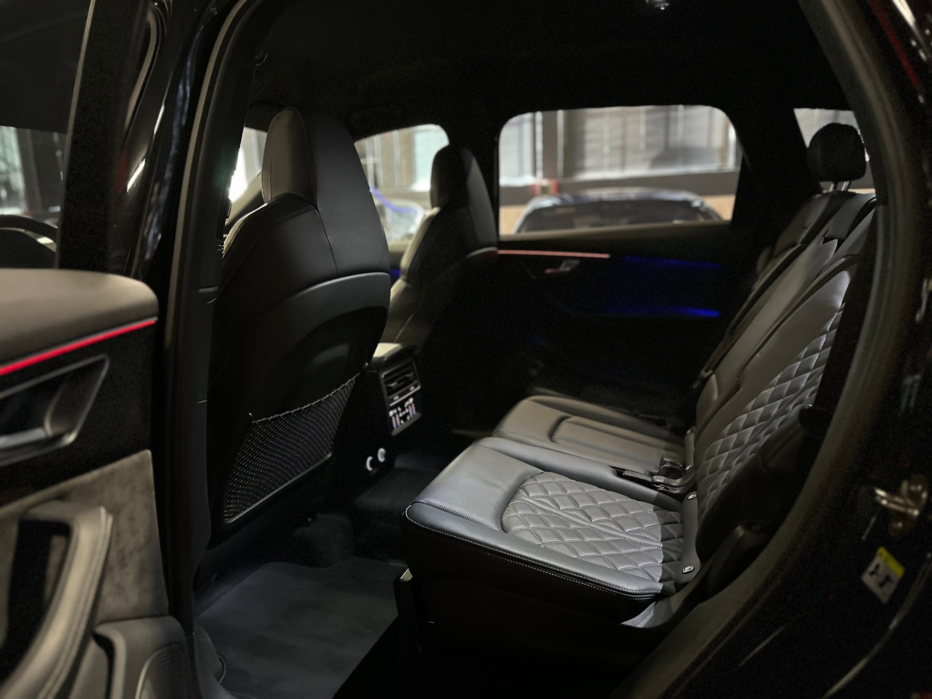 AUDI SQ7 4.0 V8 TDI quattro tiptronic-image-18