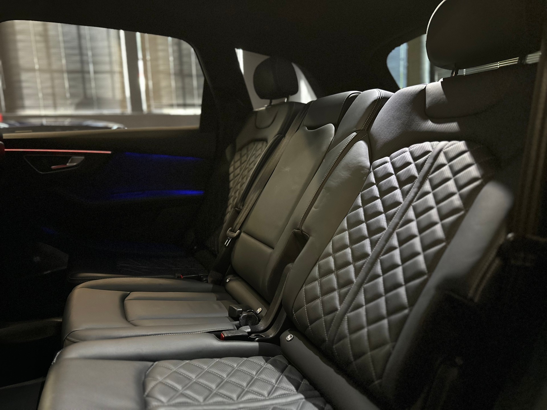 AUDI SQ7 4.0 V8 TDI quattro tiptronic-image-19