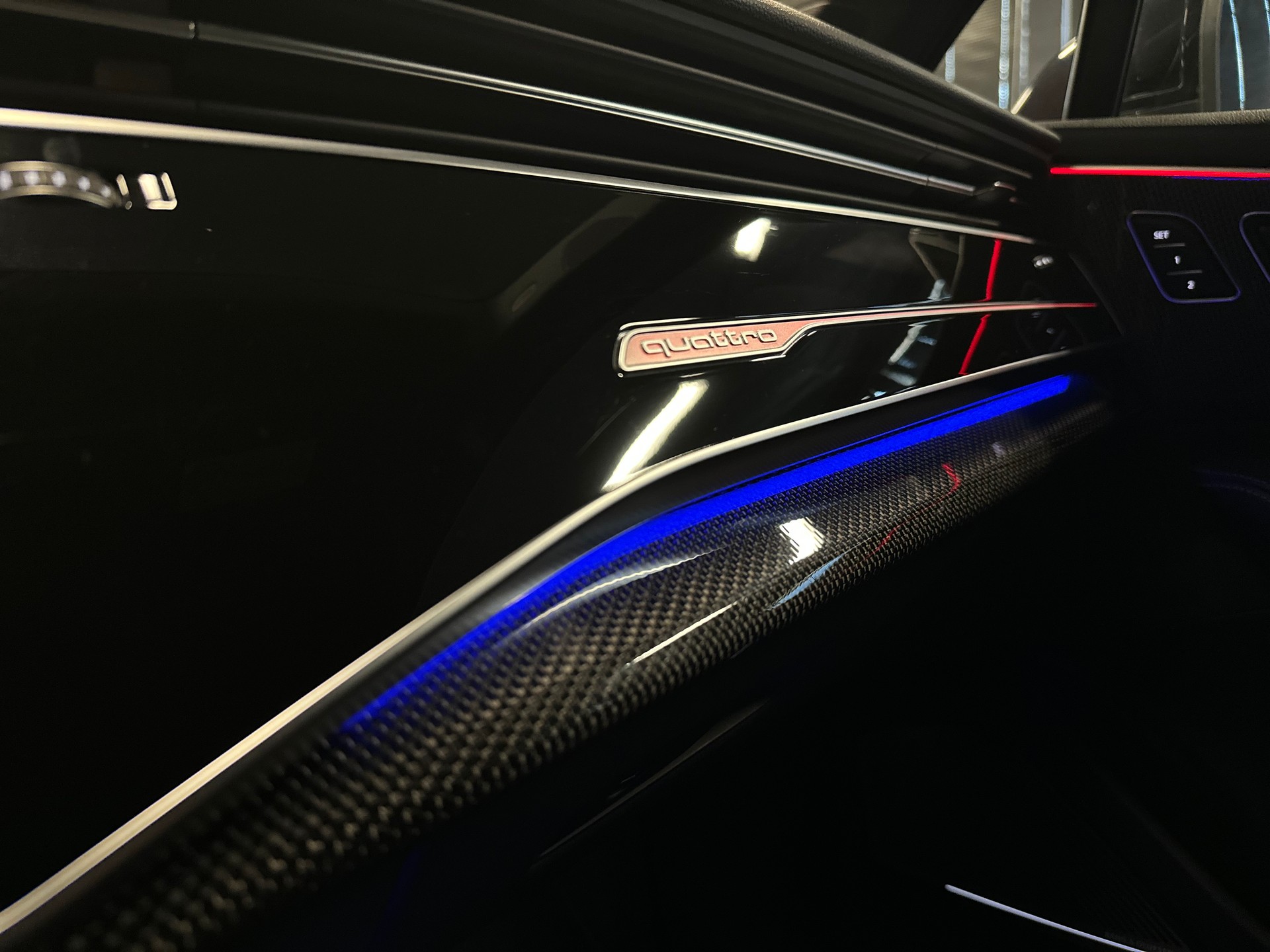 AUDI SQ7 4.0 V8 TDI quattro tiptronic-image-15