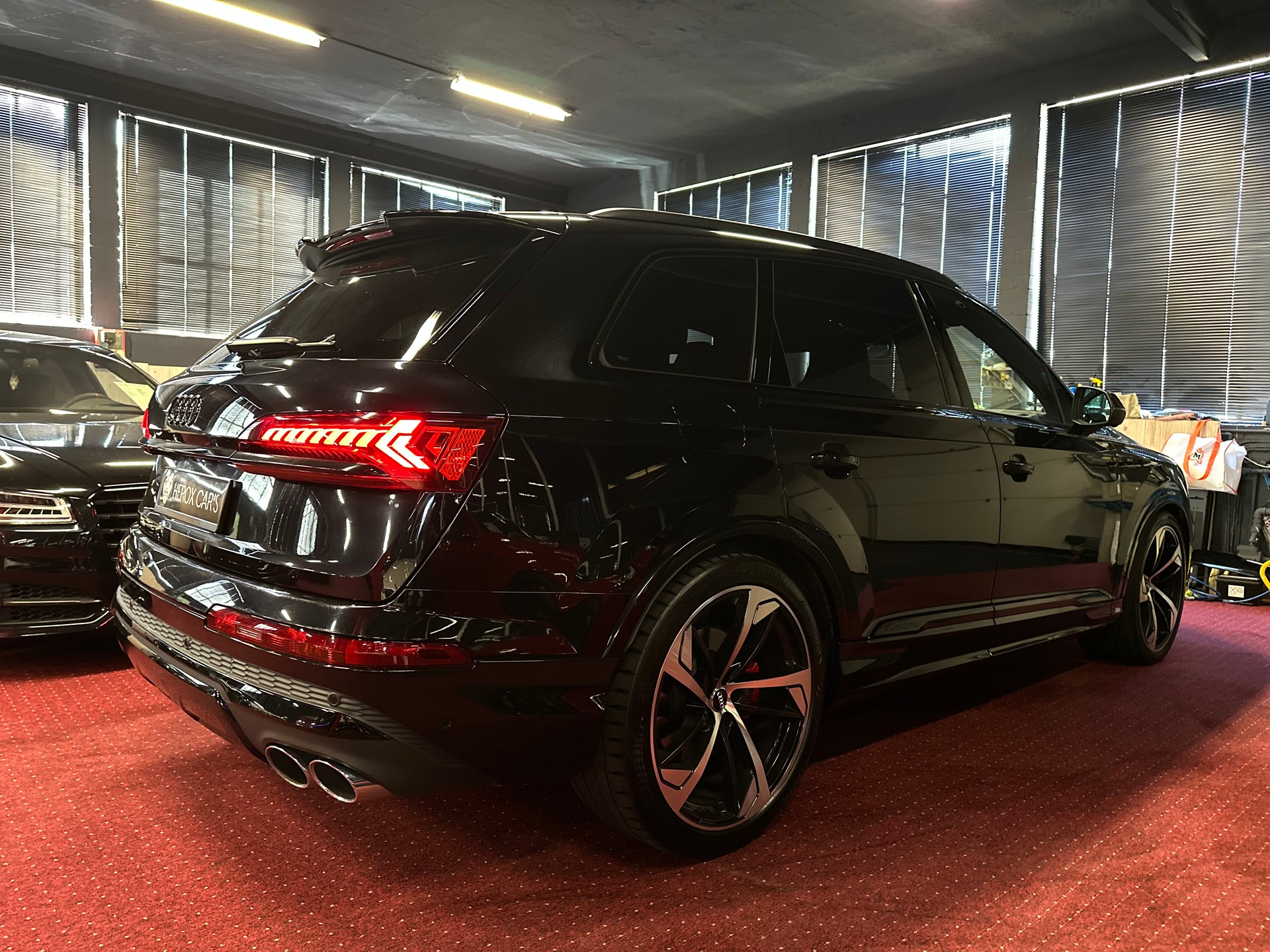 AUDI SQ7 4.0 V8 TDI quattro tiptronic-image-4