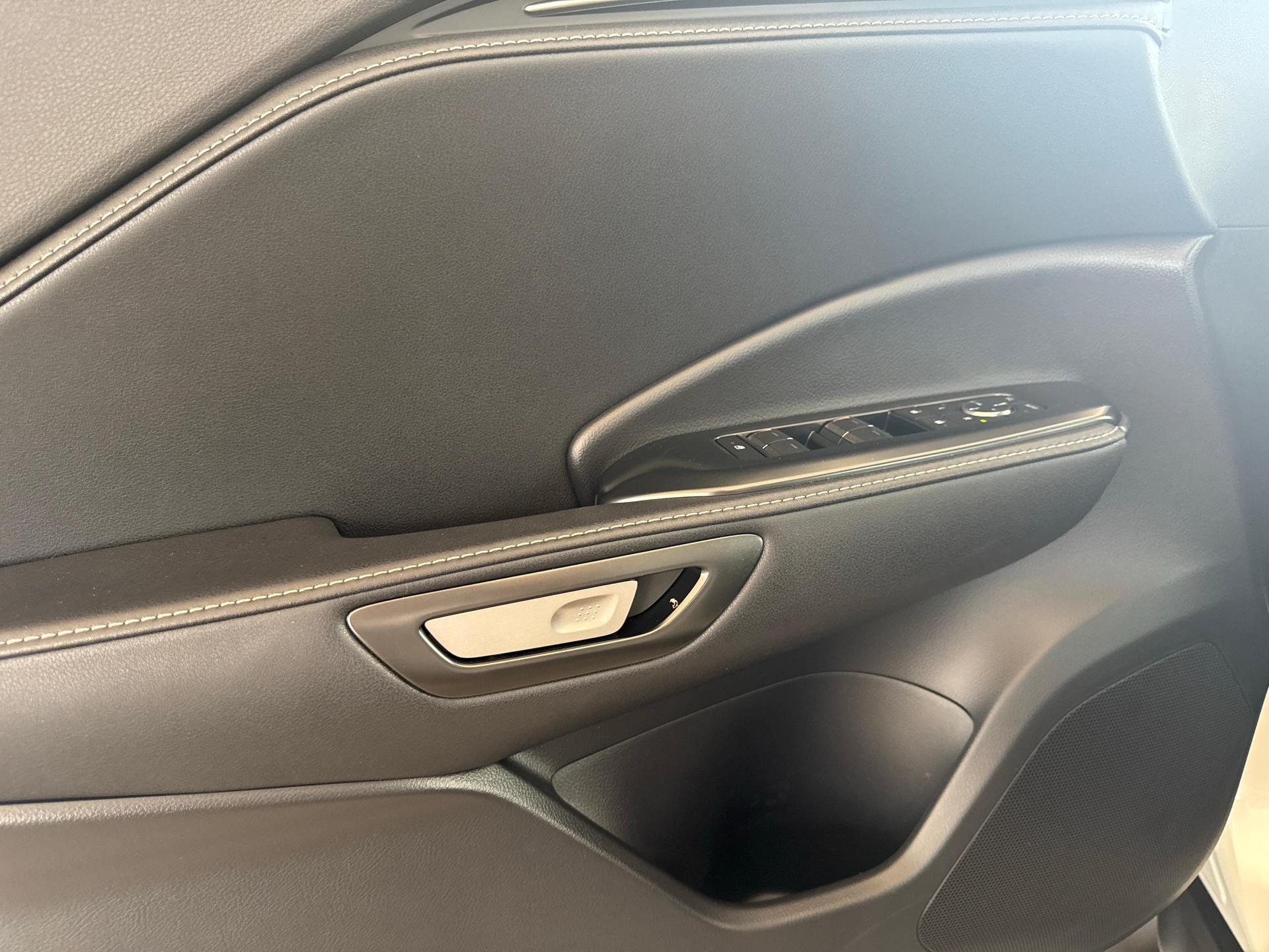 LEXUS LBX 1.5 Hybrid Relax-image-12