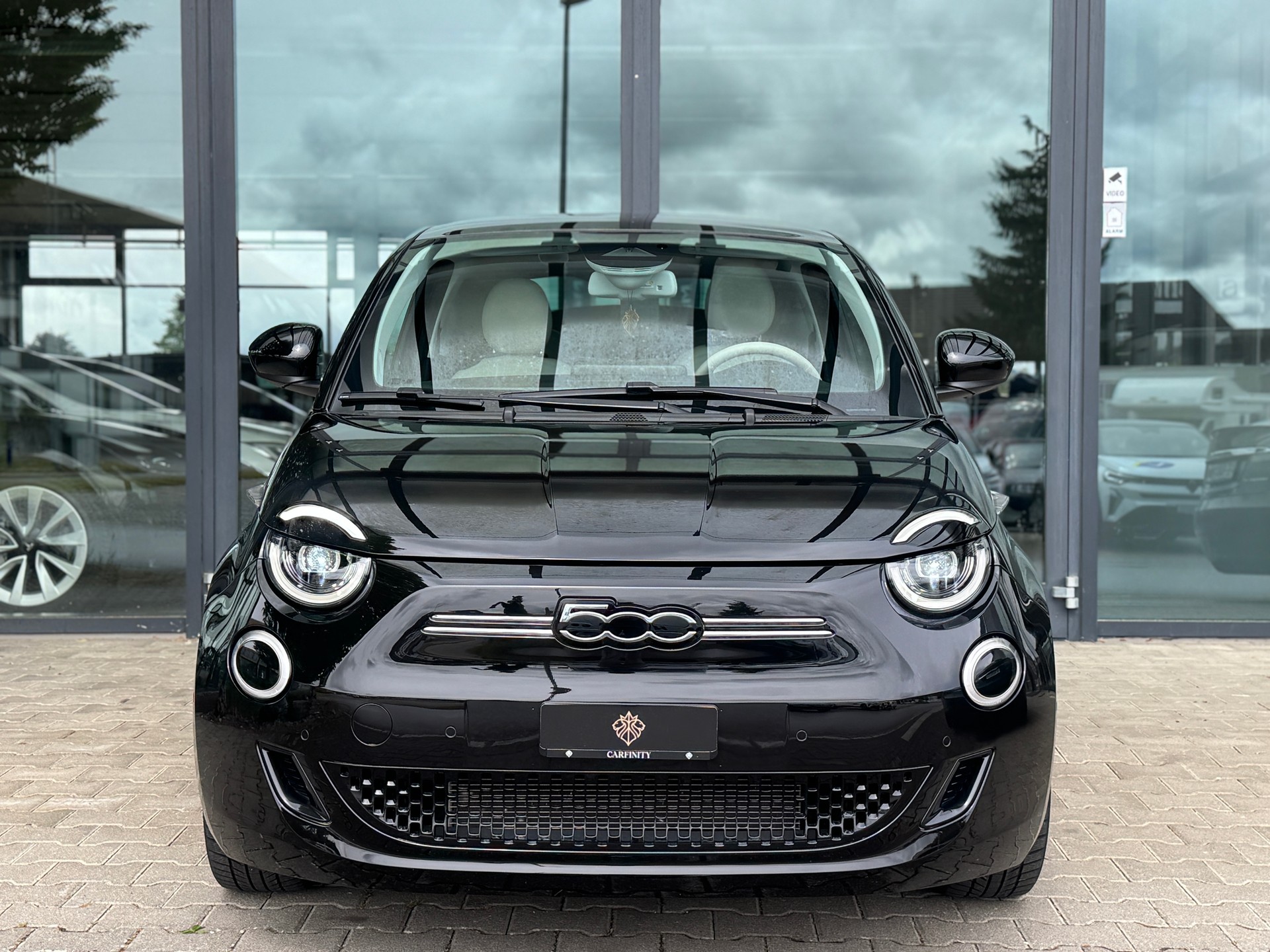FIAT 500 electric 87 kW La Prima-showroom-element-1