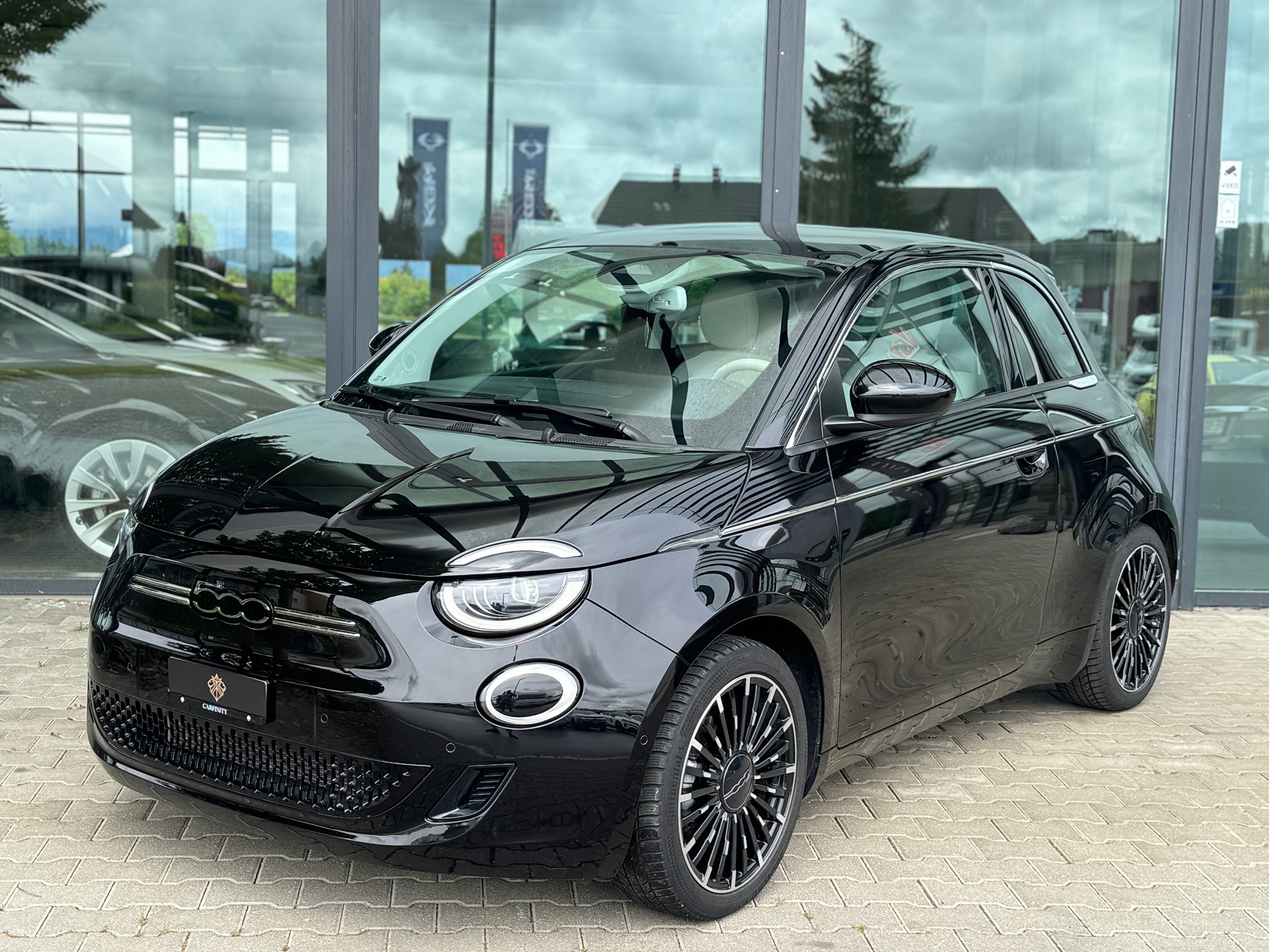 FIAT 500 electric 87 kW La Prima-showroom-element-2