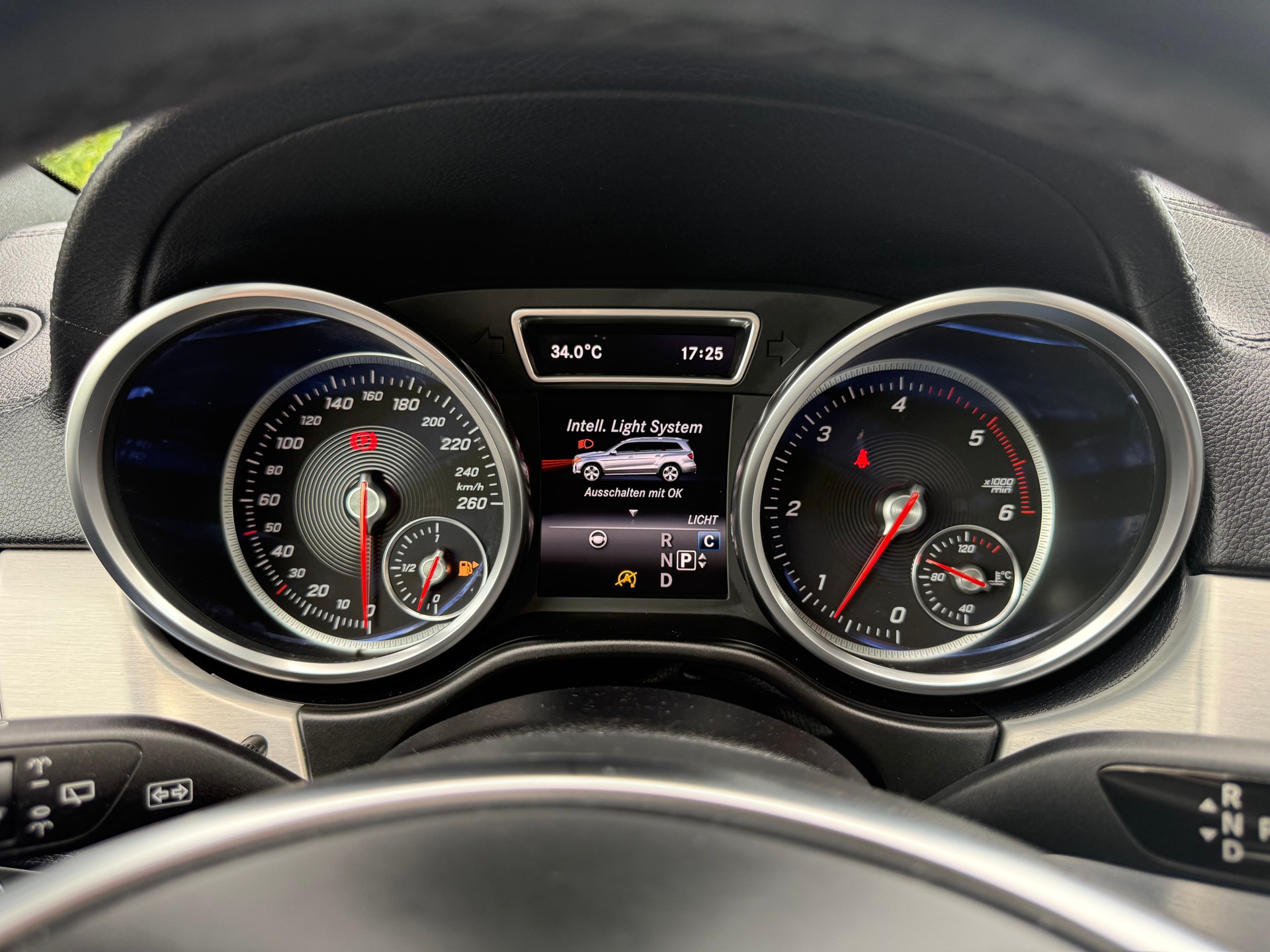 MERCEDES-BENZ GLS 350 d 4Matic 9G-TRONIC-image-9