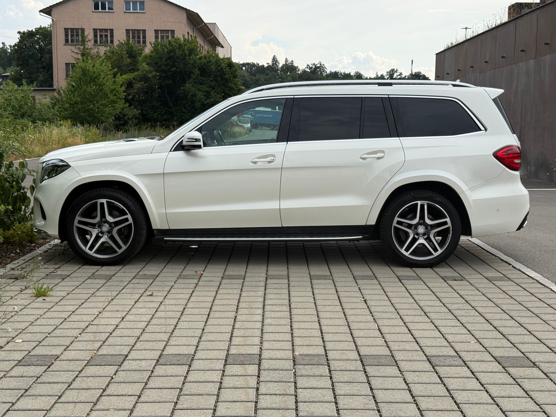MERCEDES-BENZ GLS 350 d 4Matic 9G-TRONIC-showroom-element-1
