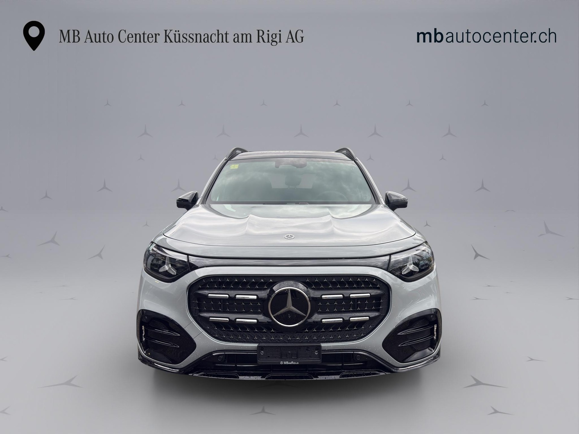 MERCEDES-BENZ GLB 220 4matic-showroom-element-1